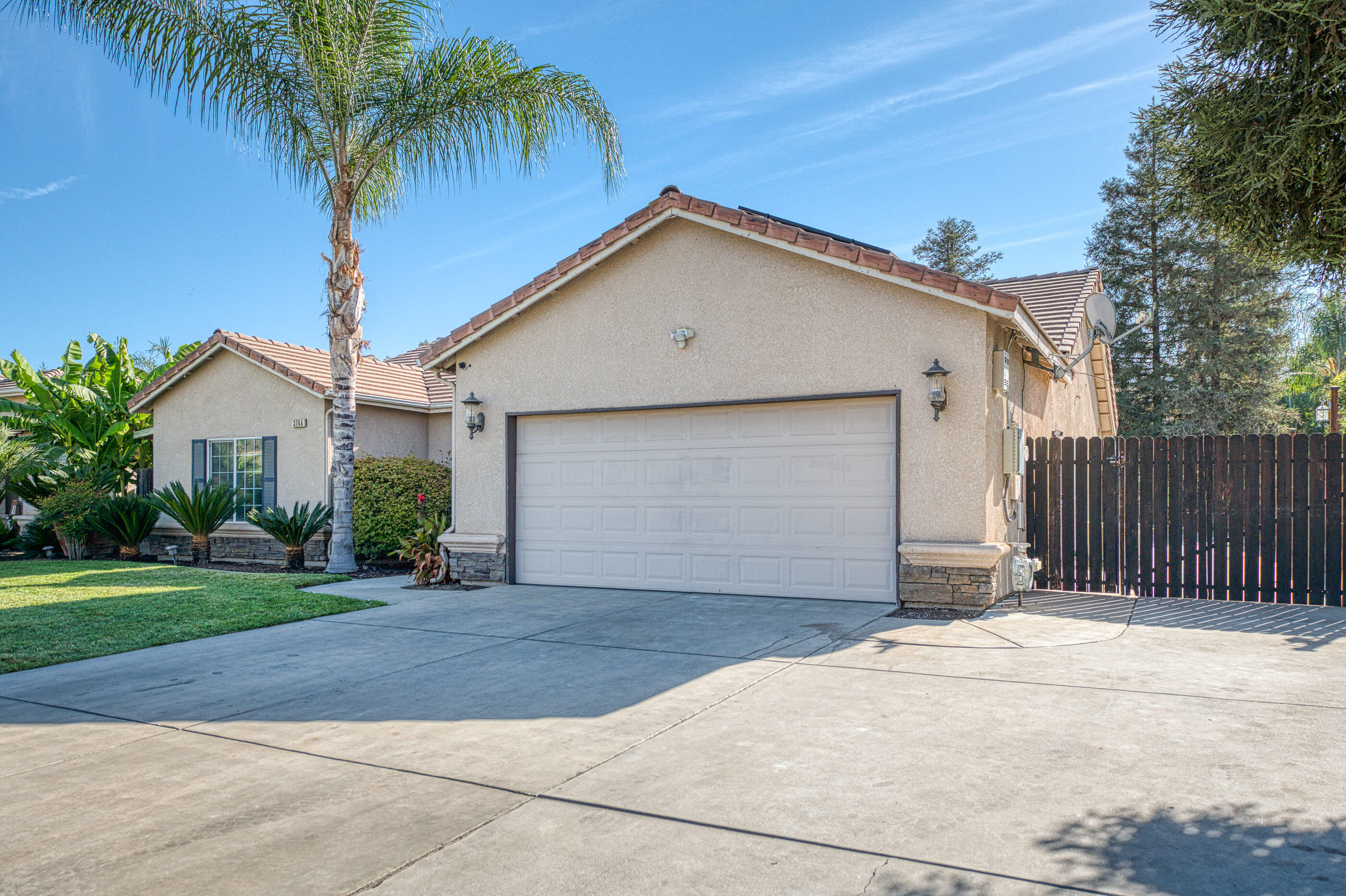 3744 Olive Ln, Selma, CA 93662