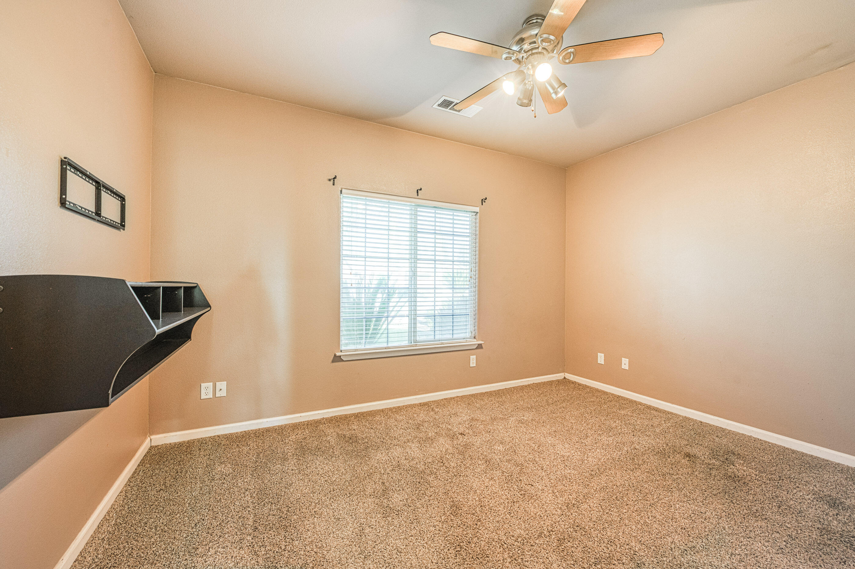 3744 Olive Ln, Selma, CA 93662