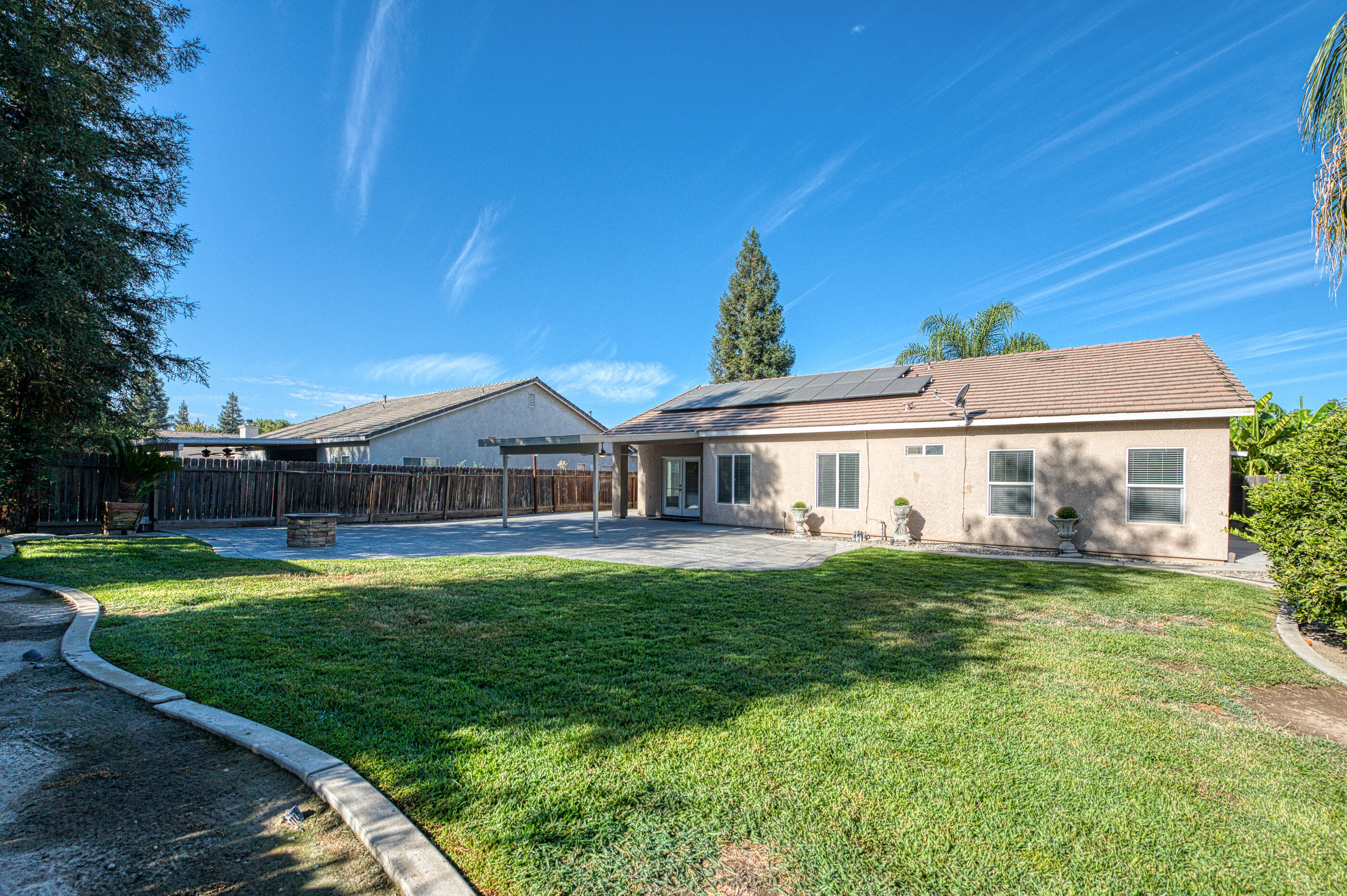 3744 Olive Ln, Selma, CA 93662