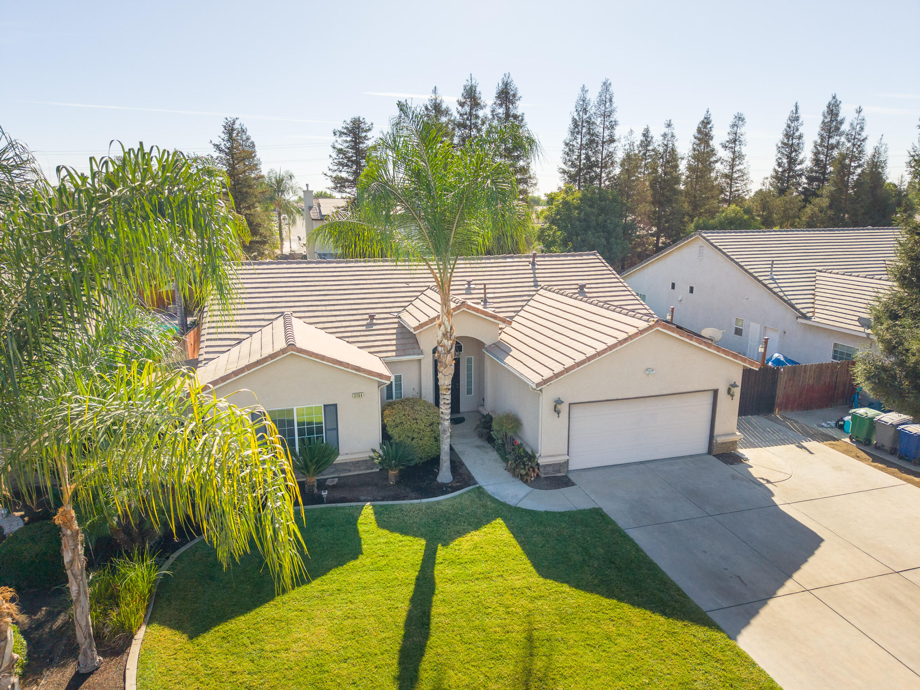 3744 Olive Ln, Selma, CA 93662