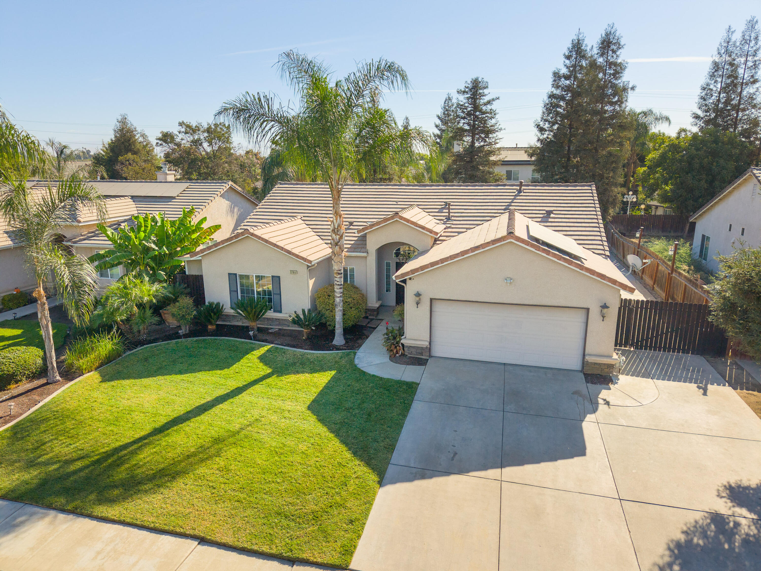 3744 Olive Ln, Selma, CA 93662