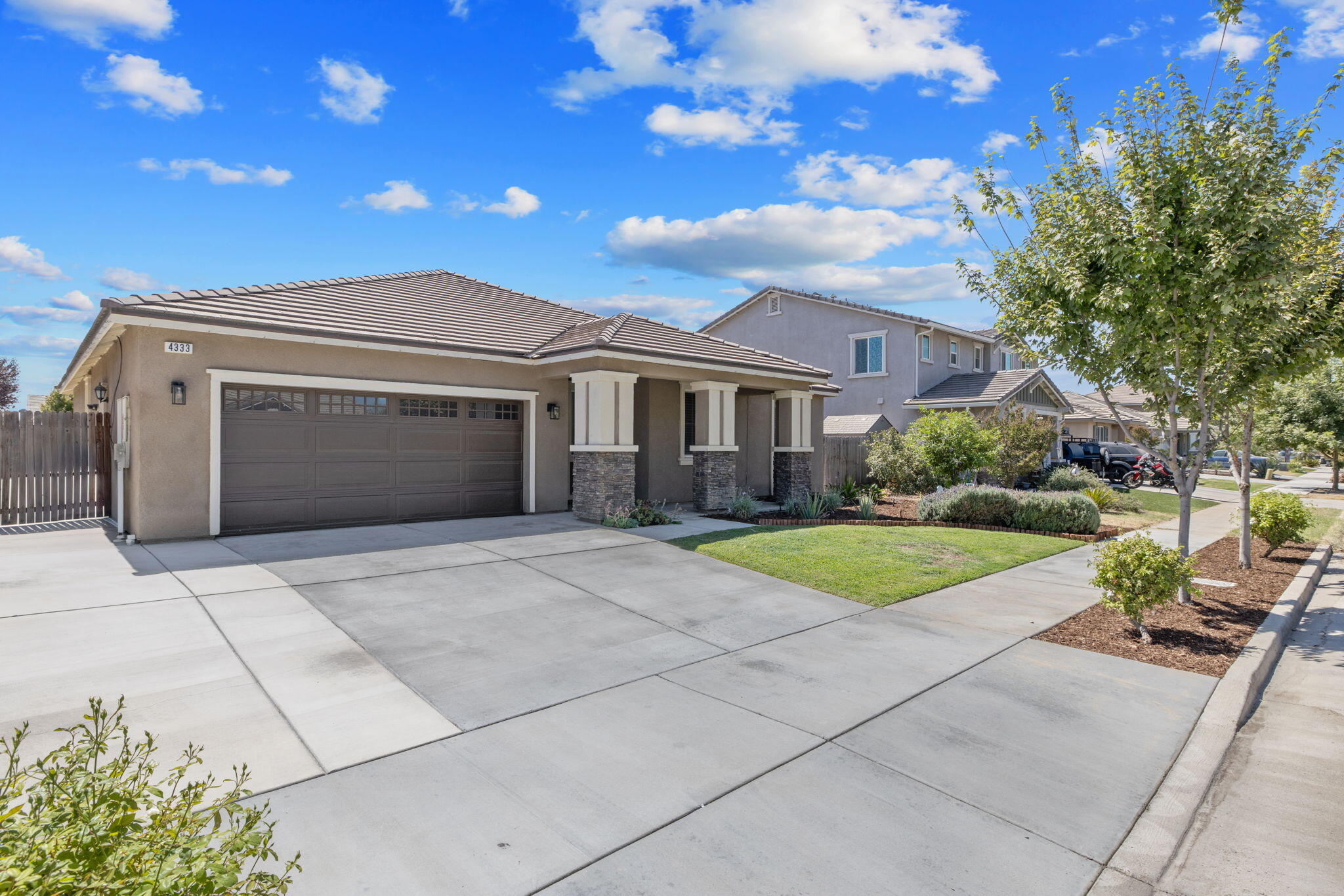 4333 W Lark Ave, Visalia, CA 93291