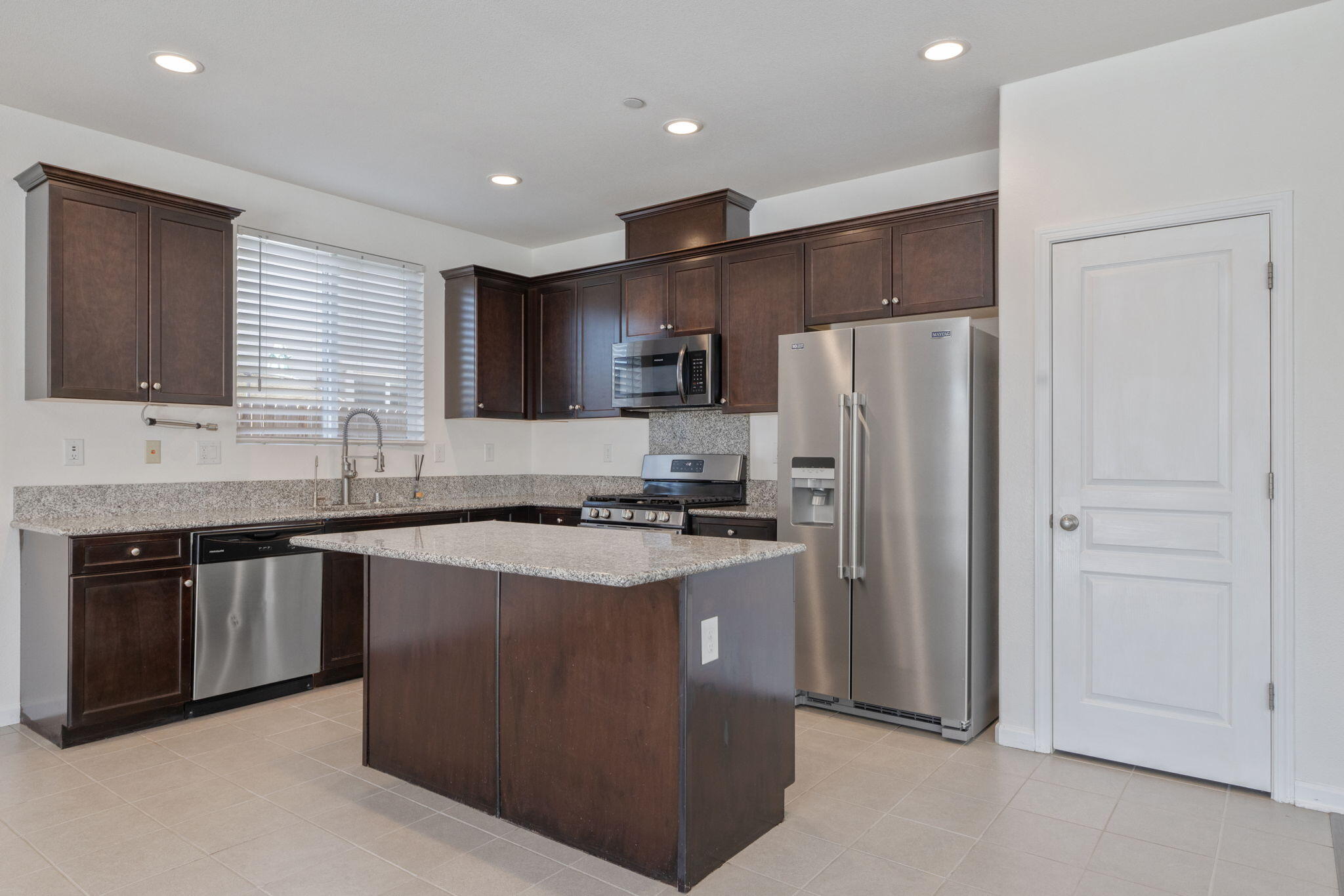 4333 W Lark Ave, Visalia, CA 93291