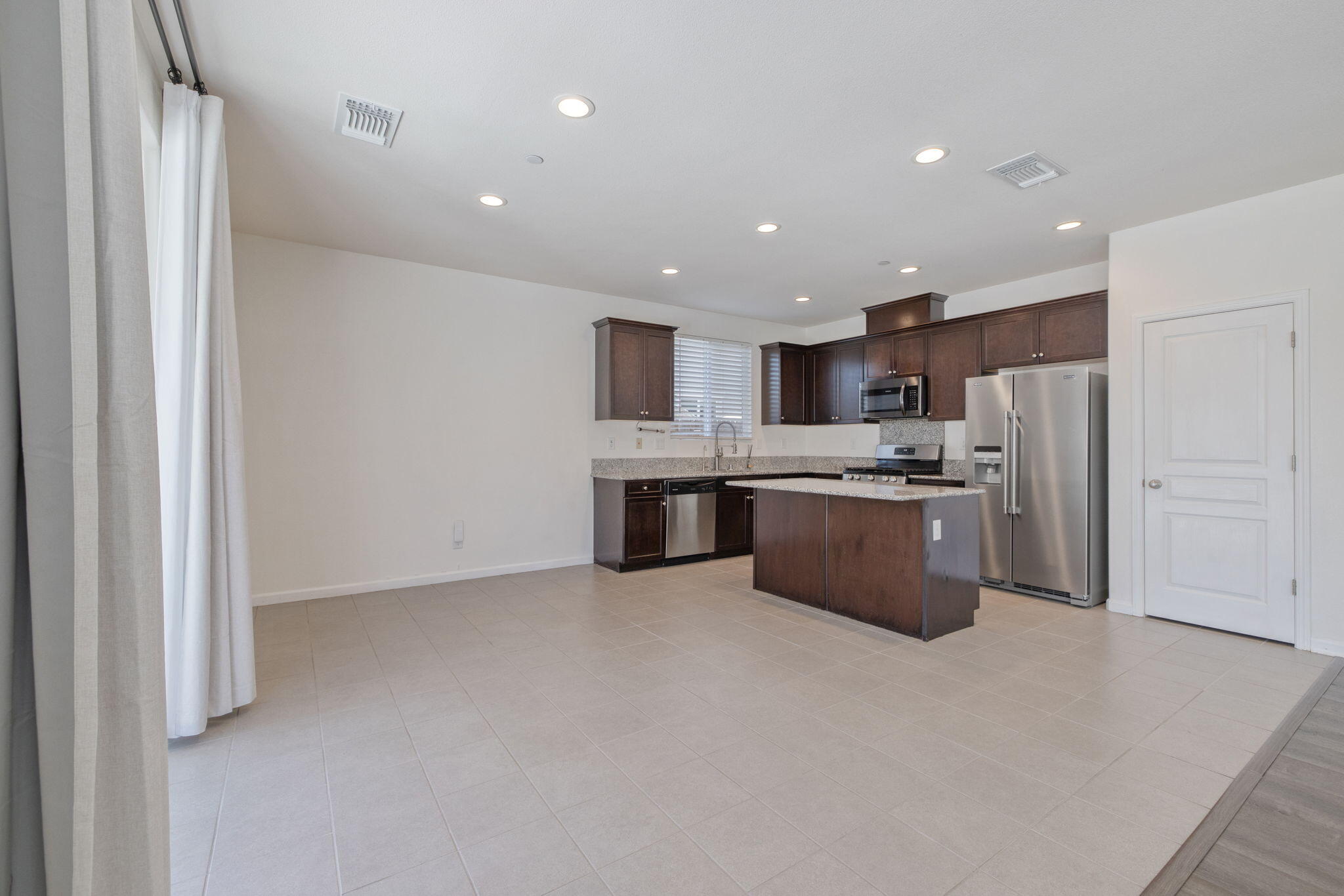 4333 W Lark Ave, Visalia, CA 93291