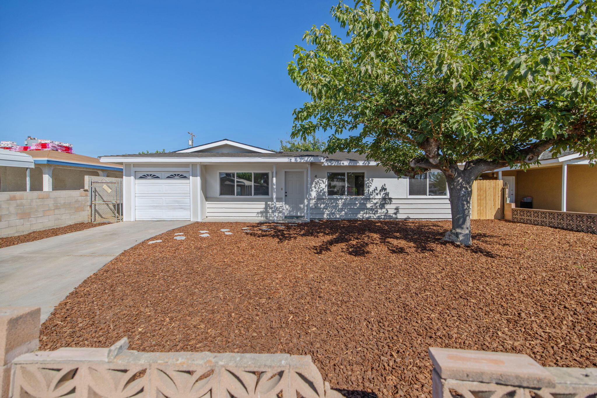 420 7th St, McFarland, CA 93250