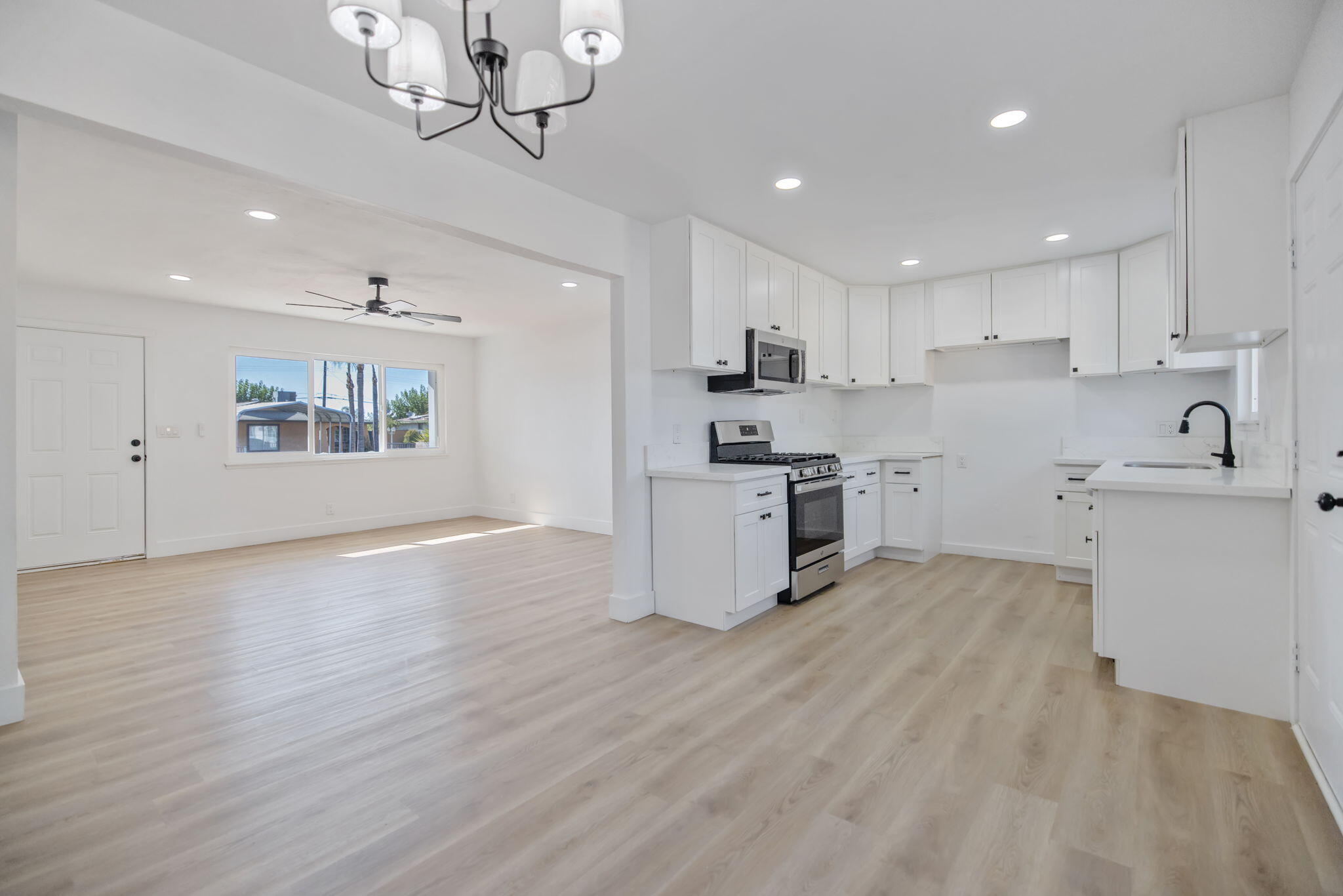 420 7th St, McFarland, CA 93250
