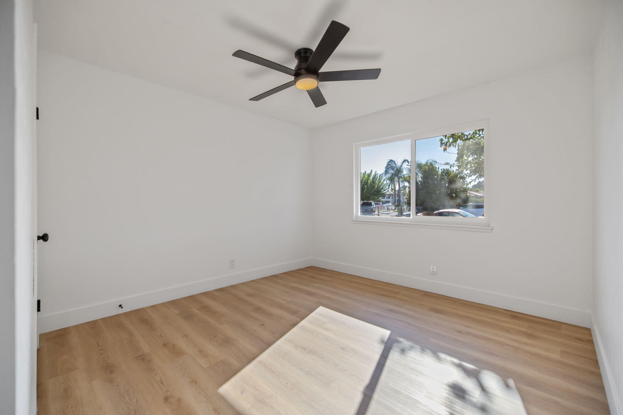 420 7th St, McFarland, CA 93250