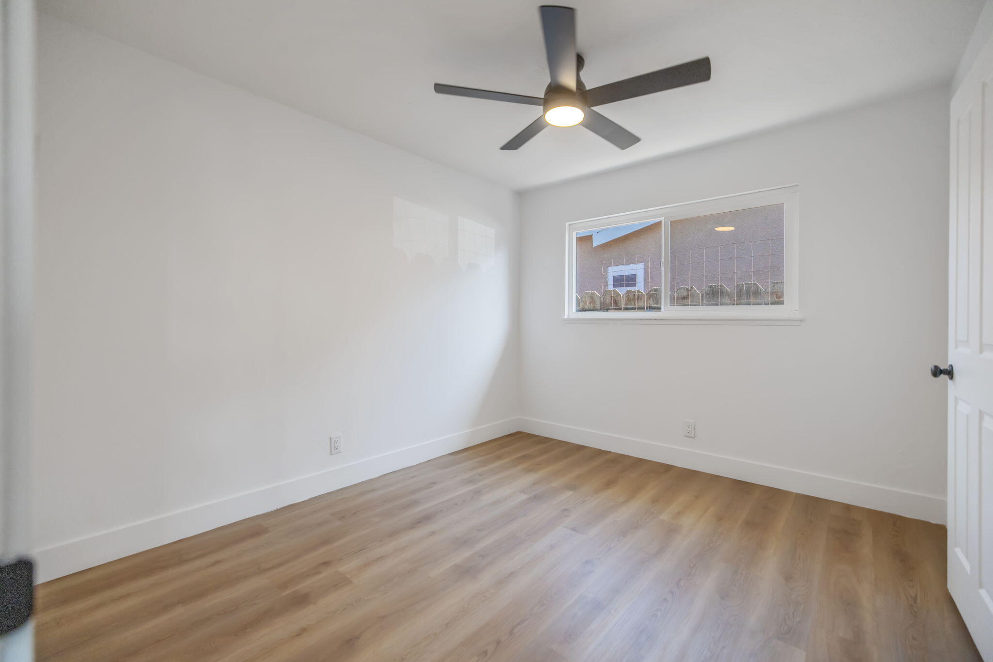 420 7th St, McFarland, CA 93250
