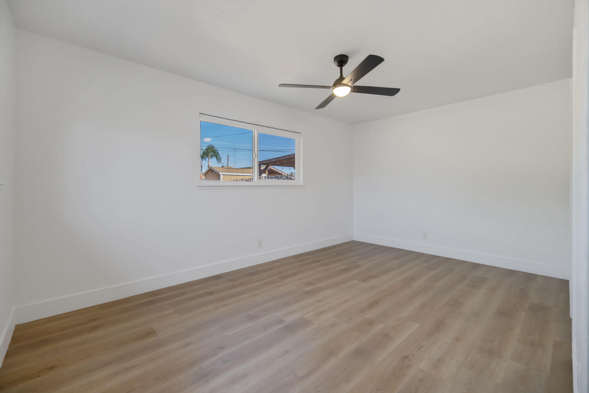 420 7th St, McFarland, CA 93250