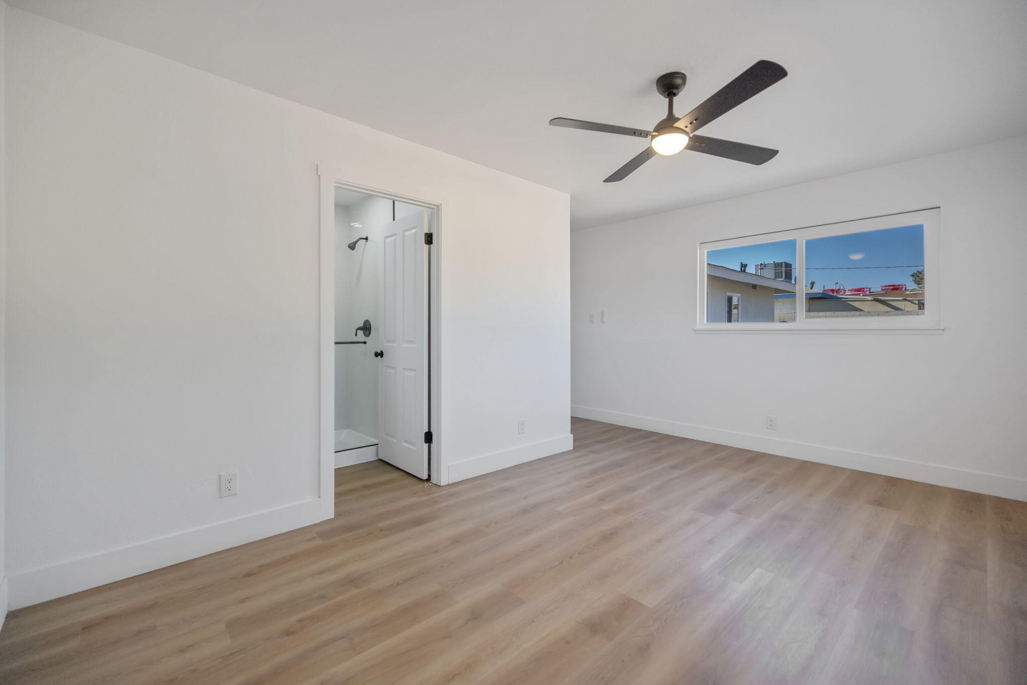 420 7th St, McFarland, CA 93250