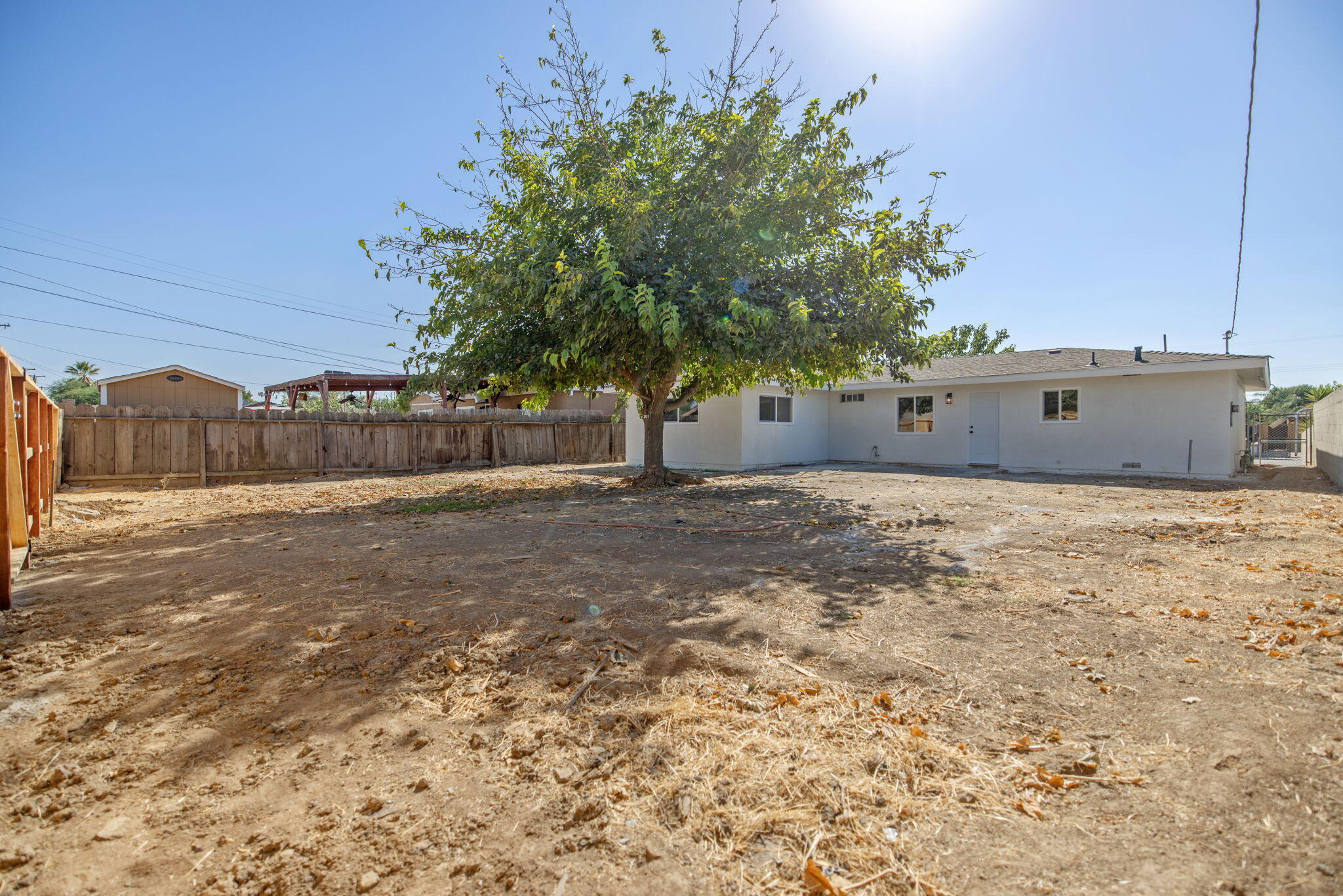 420 7th St, McFarland, CA 93250