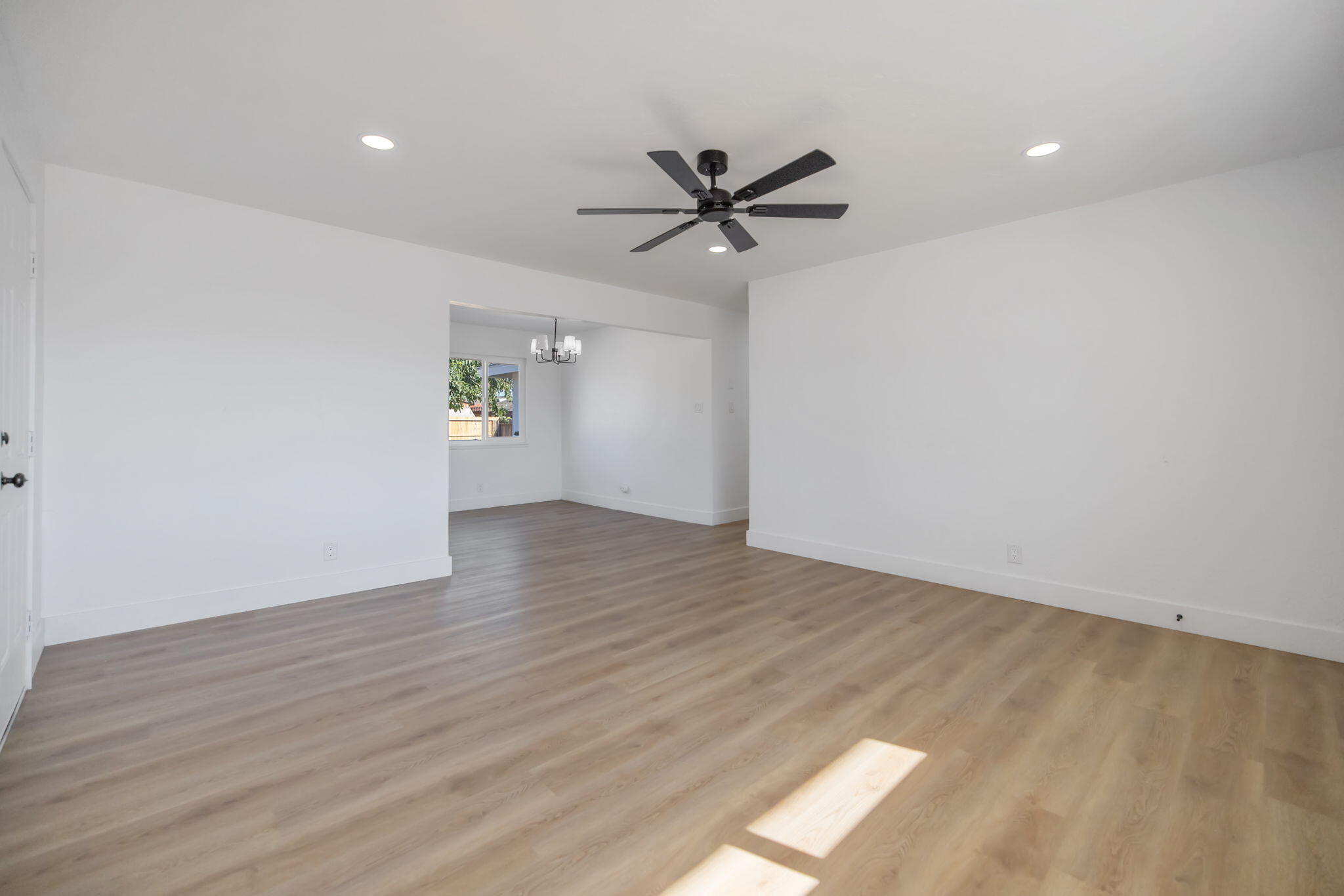 420 7th St, McFarland, CA 93250