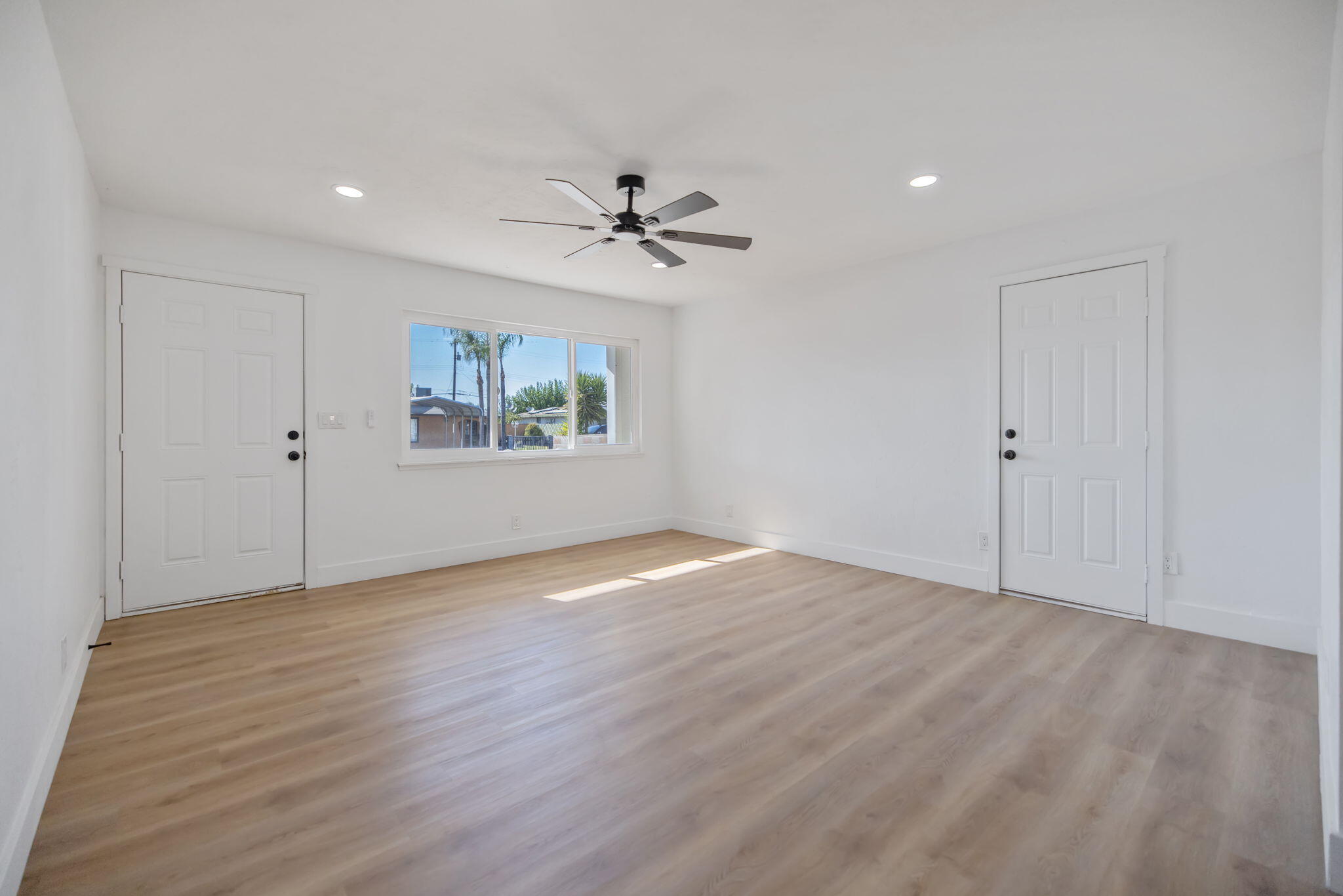 420 7th St, McFarland, CA 93250