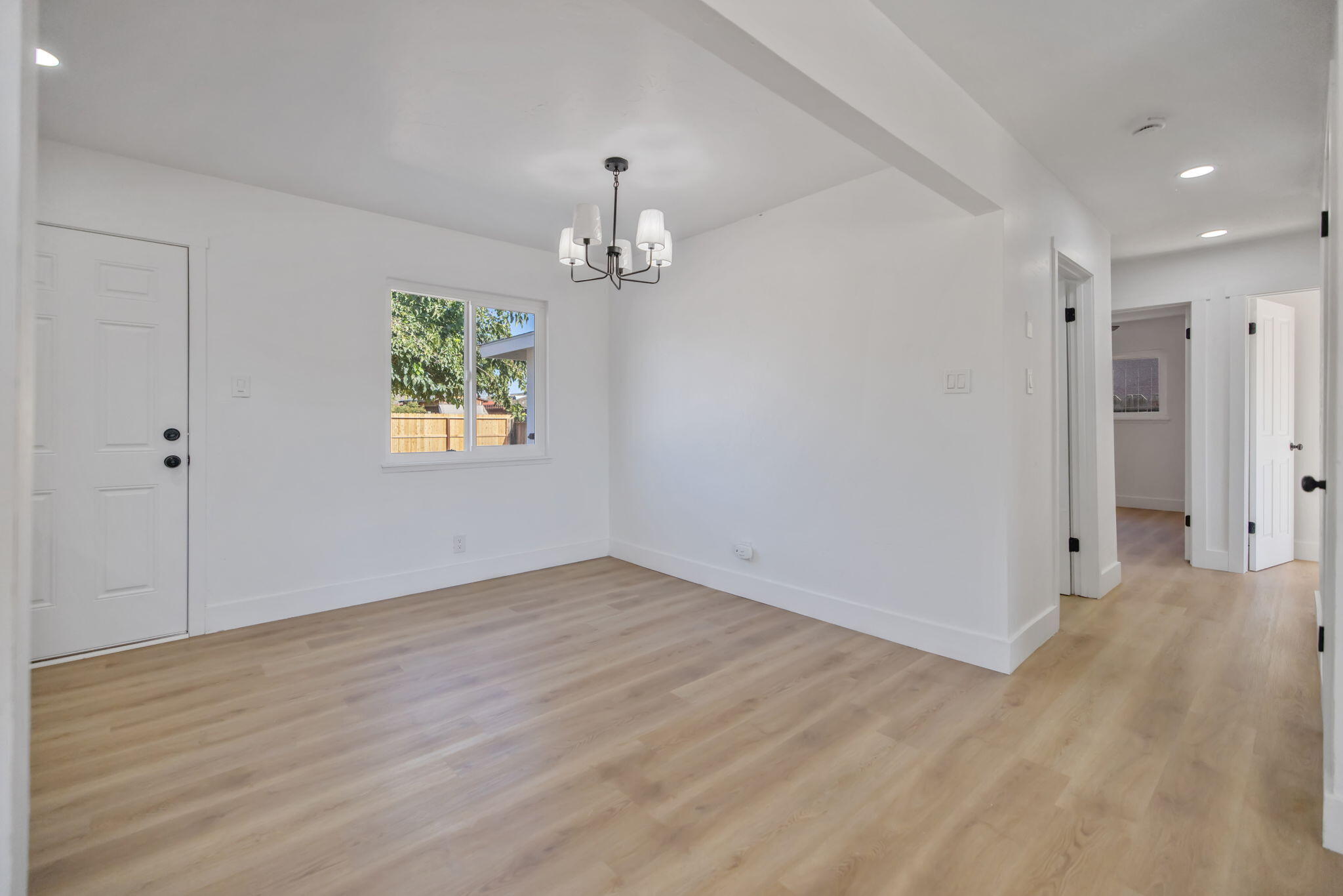 420 7th St, McFarland, CA 93250