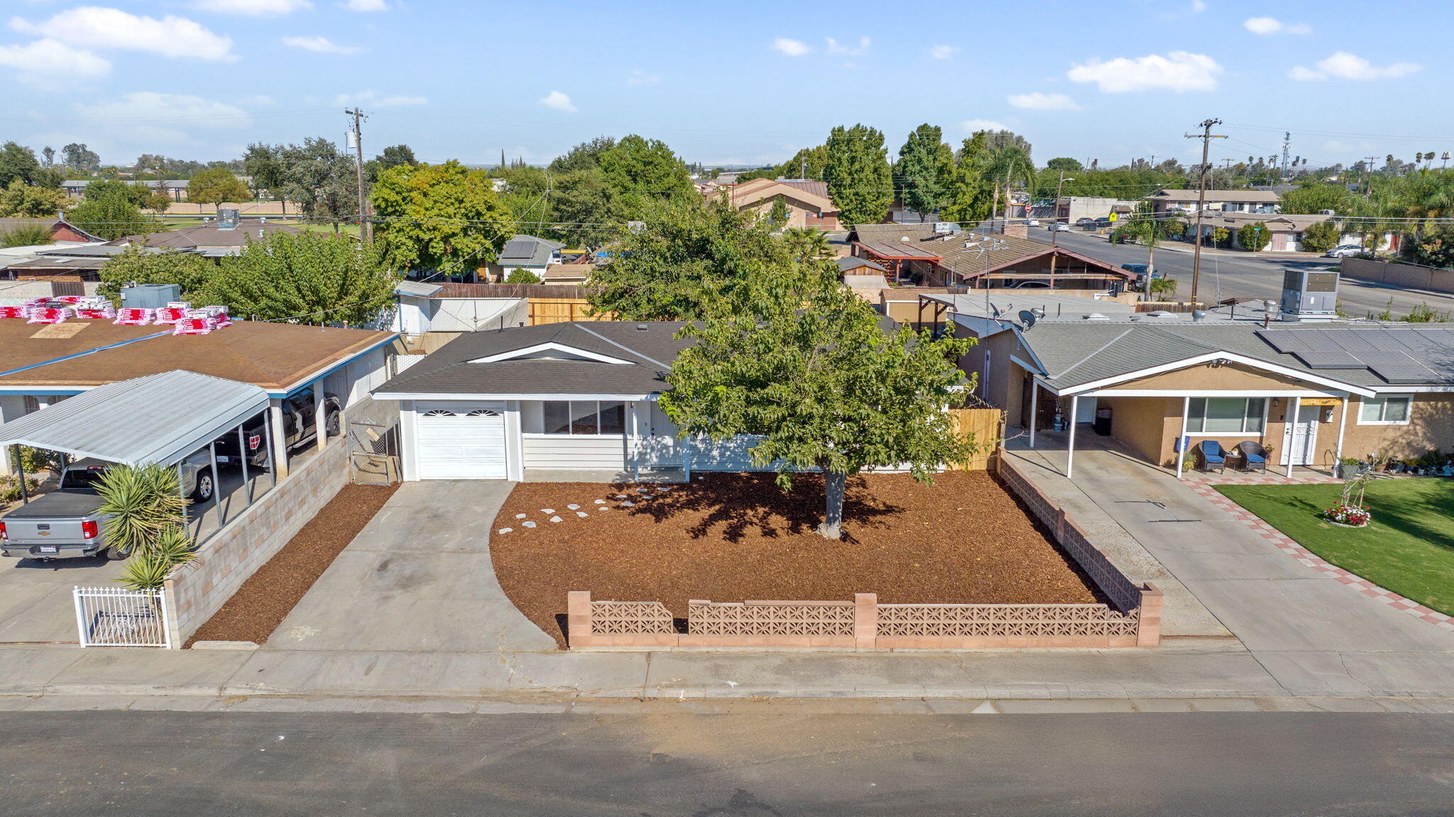 420 7th St, McFarland, CA 93250