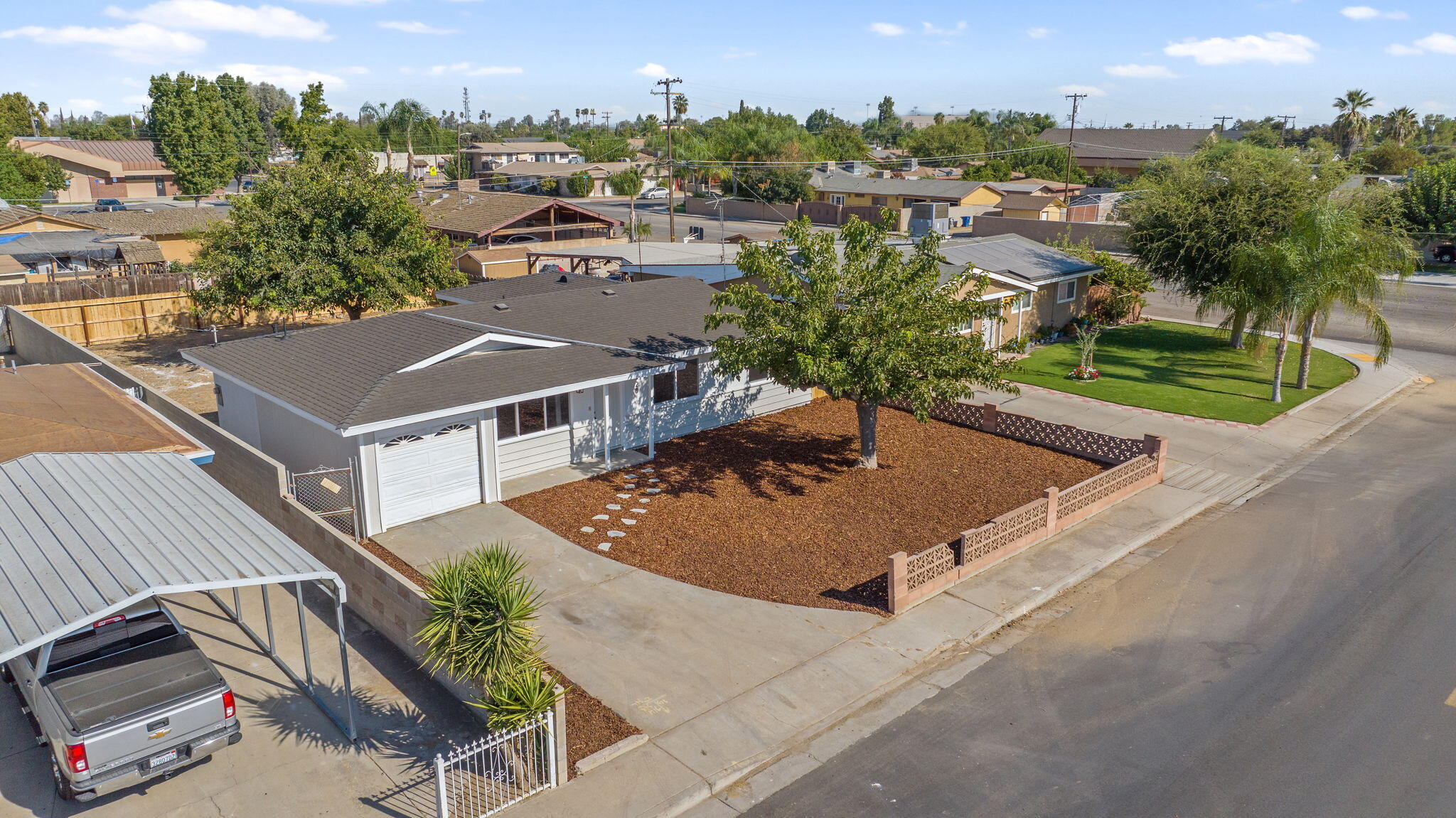 420 7th St, McFarland, CA 93250