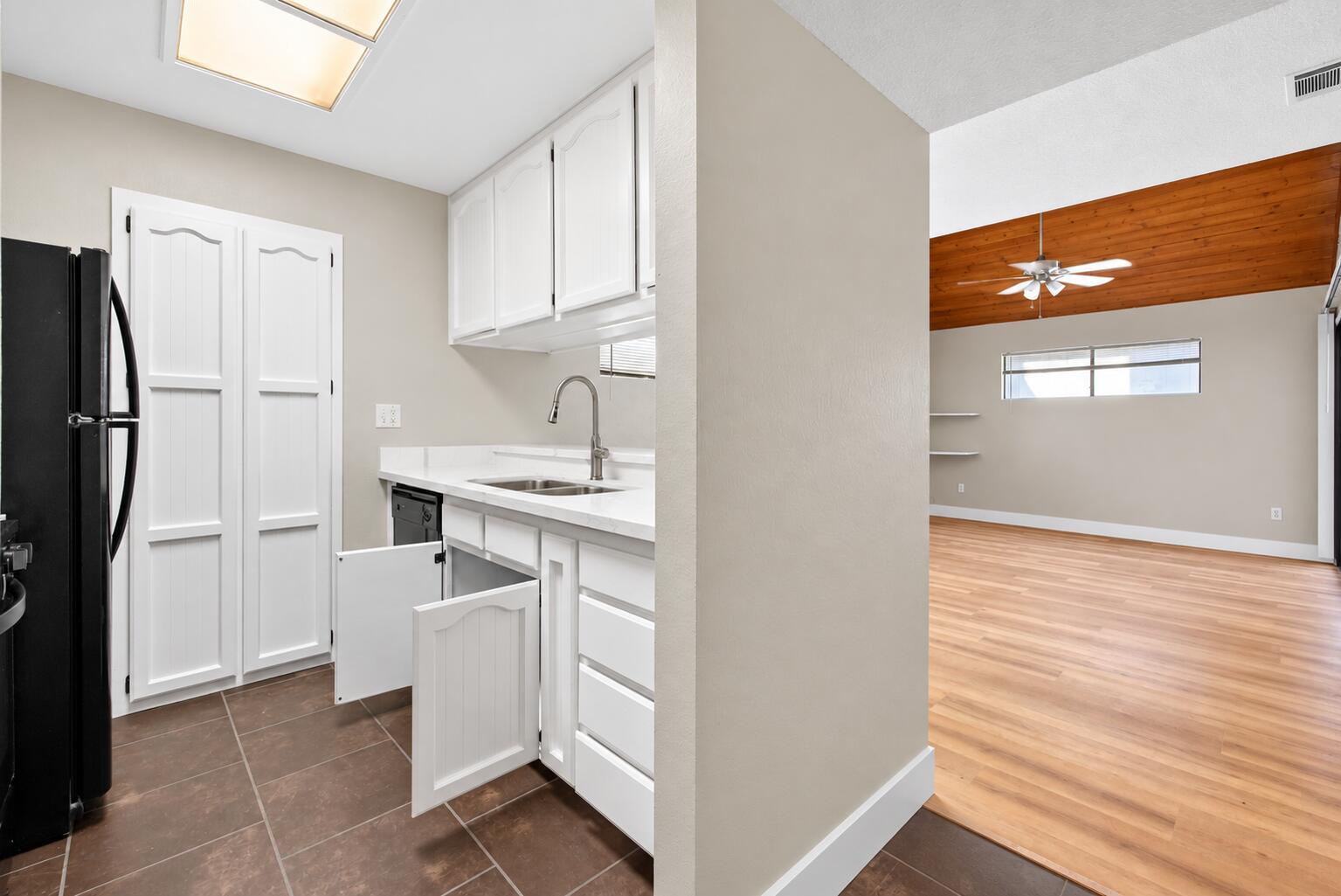 1134 Bel Aire Cir, Porterville, CA 93257