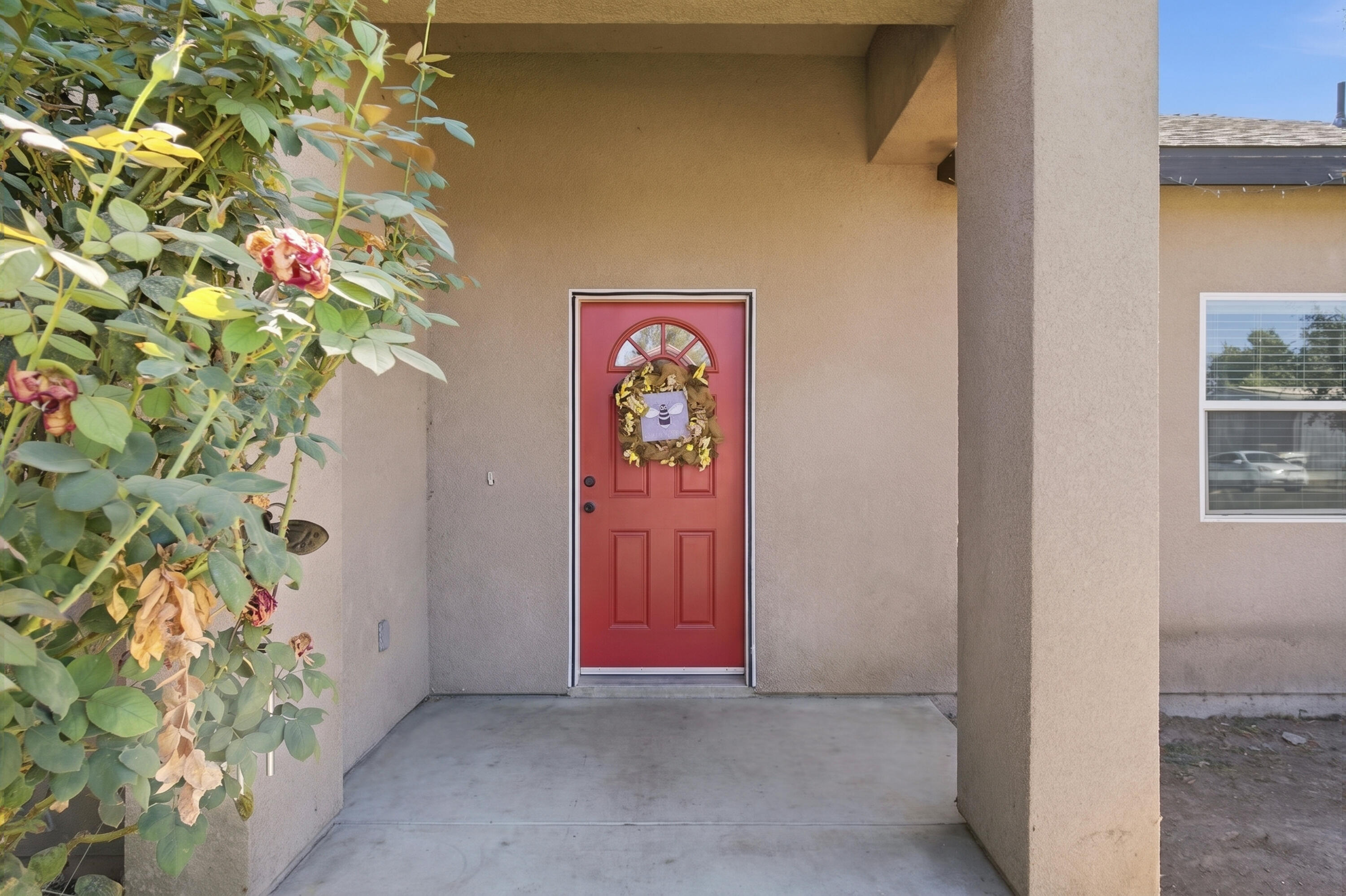 301 E Oakland St, Farmersville, CA 93223