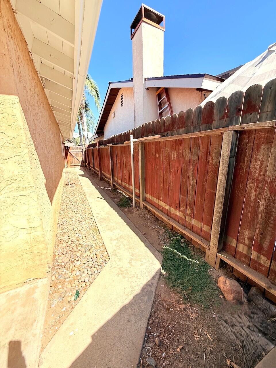 2807 E Norman Ave, Visalia, CA 93292