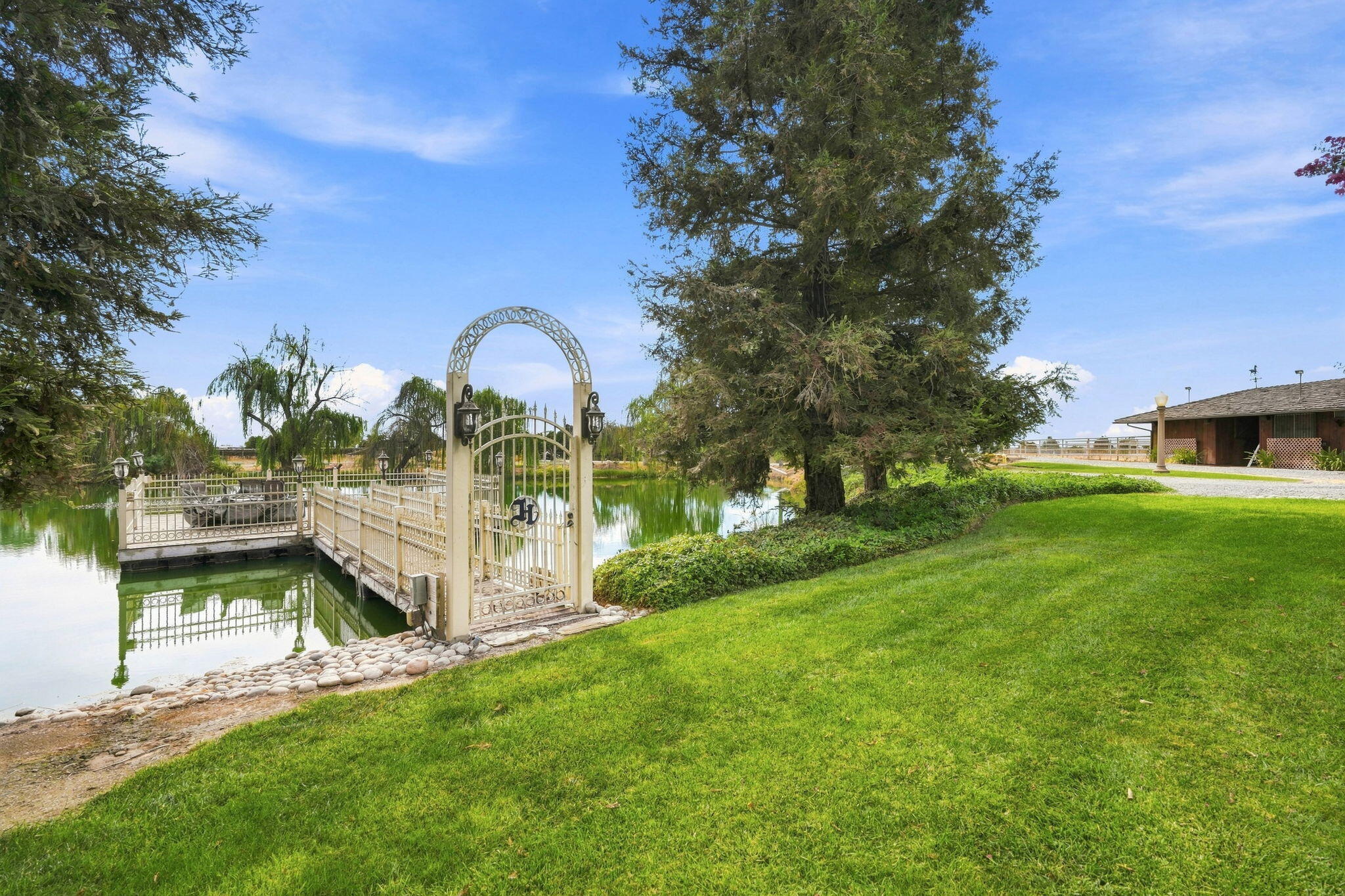 10098 Avenue 360, Visalia, CA 93291