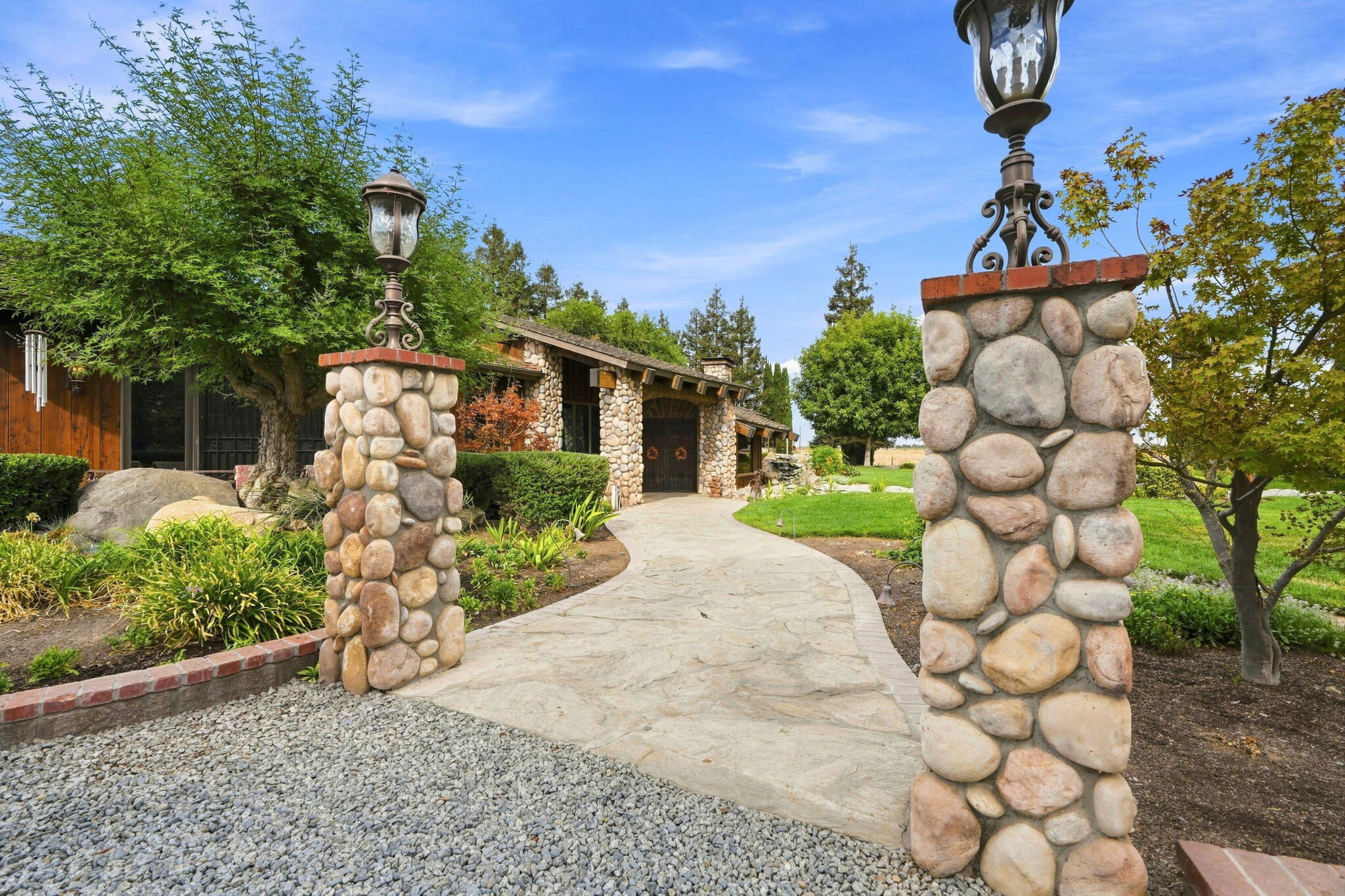 10098 Avenue 360, Visalia, CA 93291
