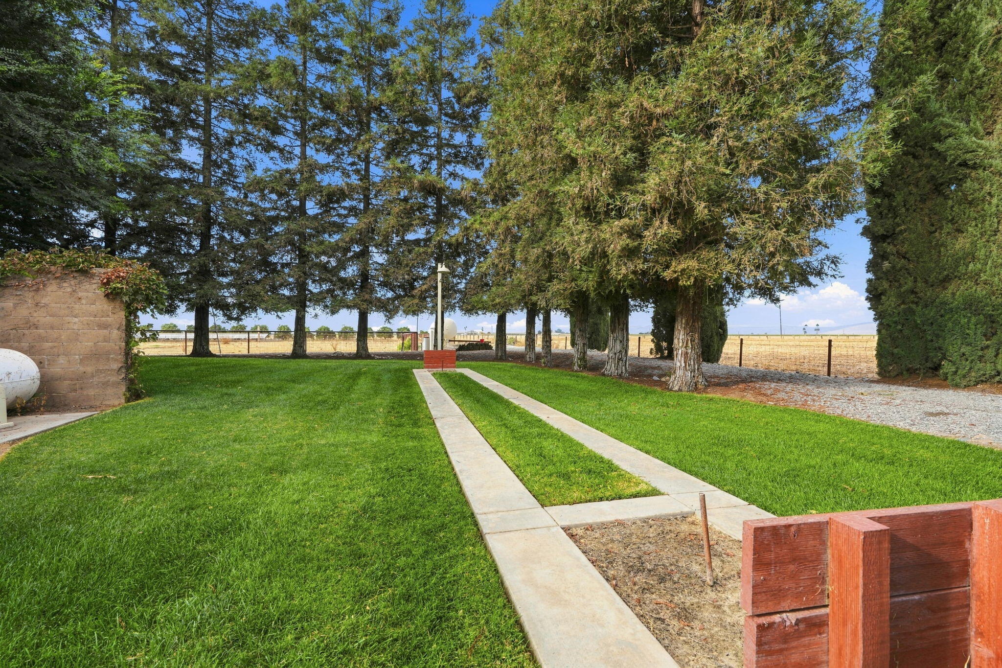 10098 Avenue 360, Visalia, CA 93291