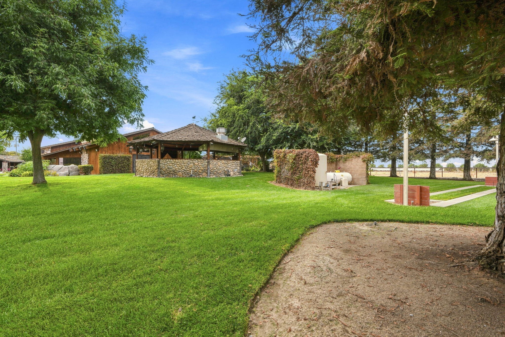 10098 Avenue 360, Visalia, CA 93291