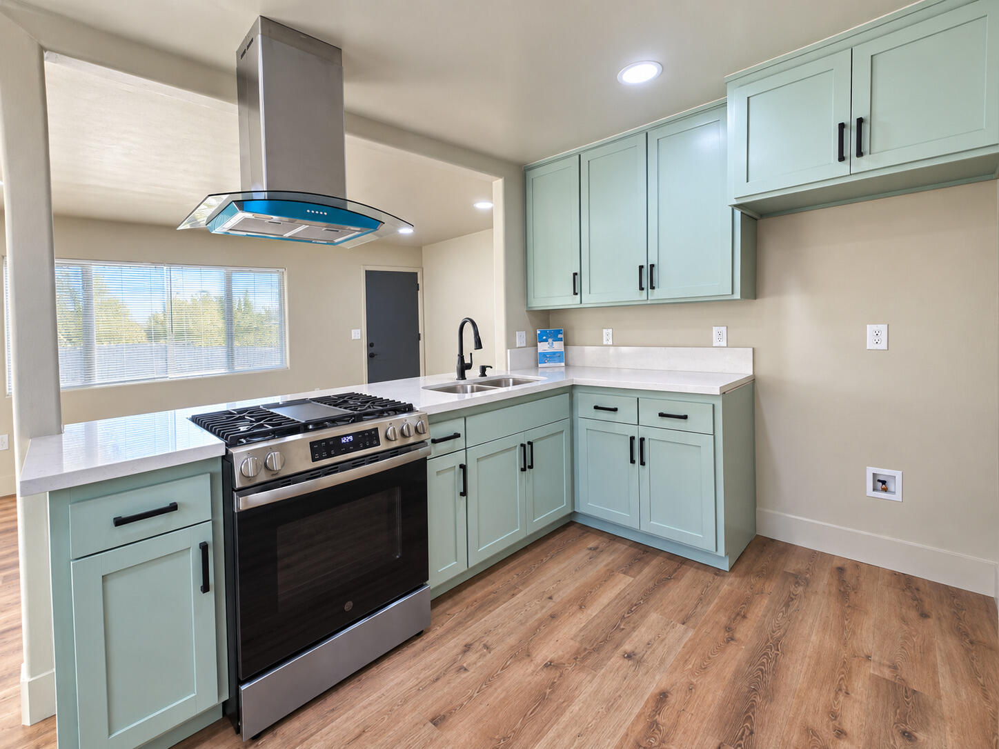 130 N Grape St, Visalia, CA 93291