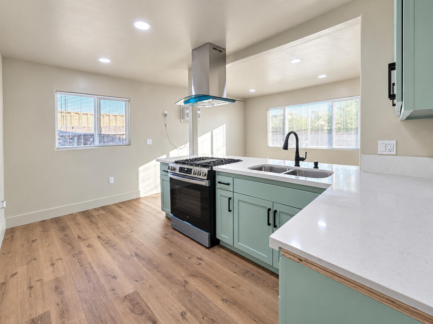 130 N Grape St, Visalia, CA 93291