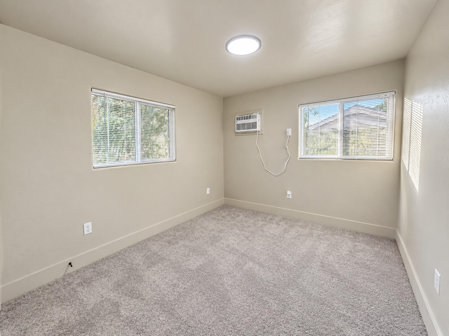 130 N Grape St, Visalia, CA 93291