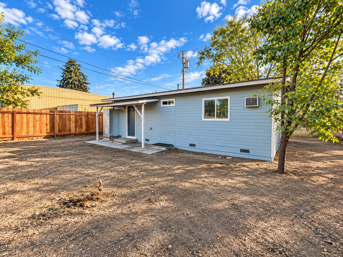 130 N Grape St, Visalia, CA 93291