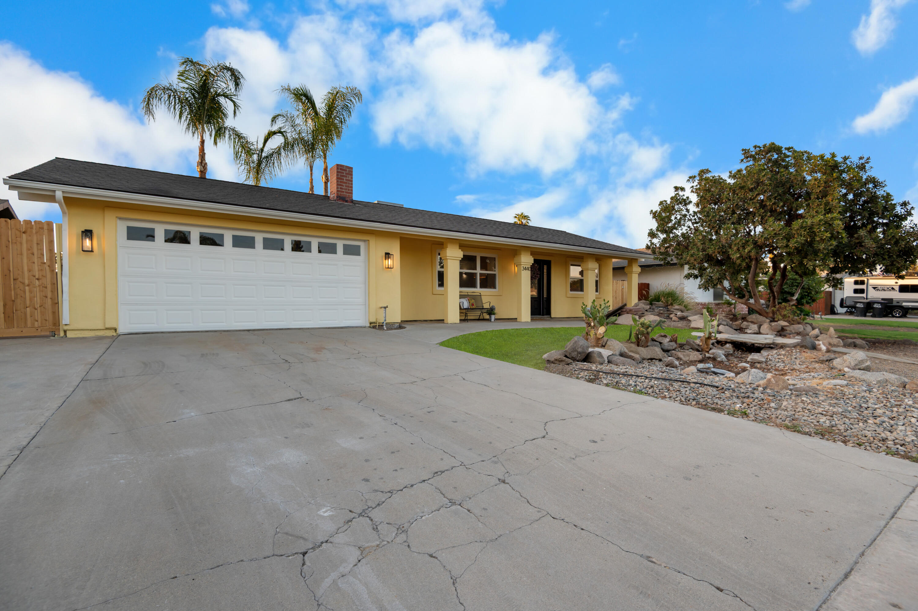 3440 W W Pryor Ave, Visalia, CA 93277