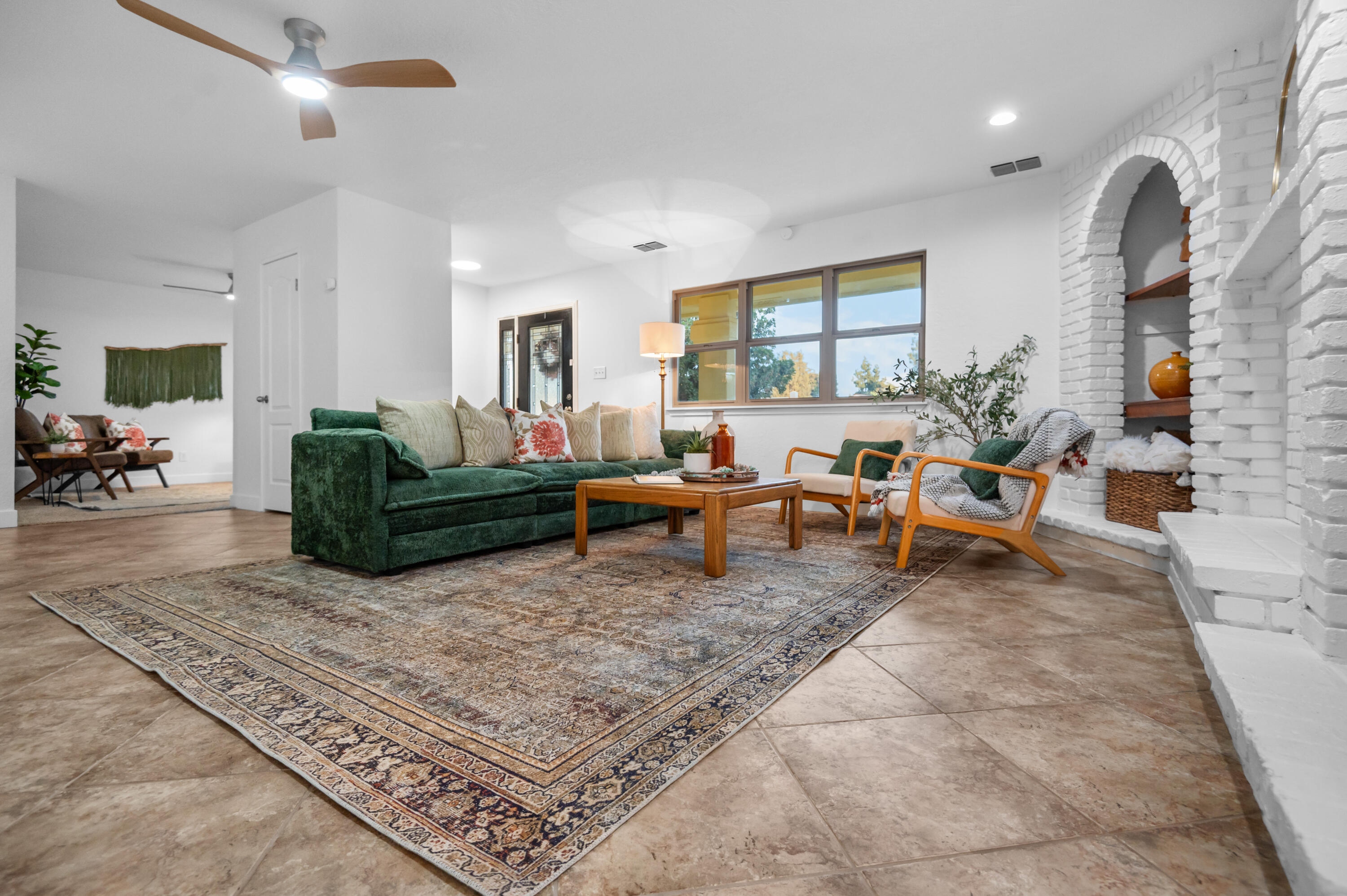 3440 W W Pryor Ave, Visalia, CA 93277