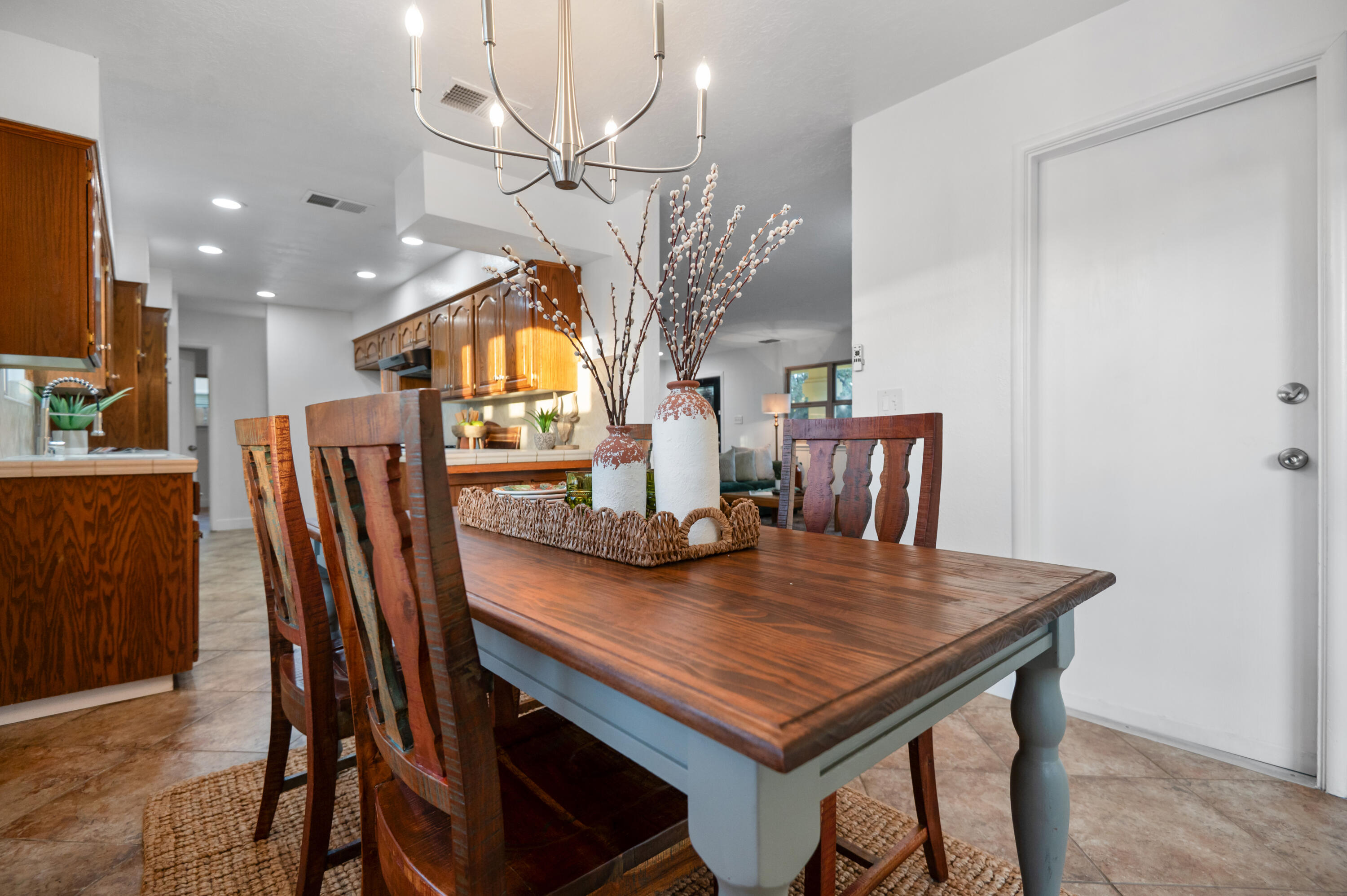 3440 W W Pryor Ave, Visalia, CA 93277