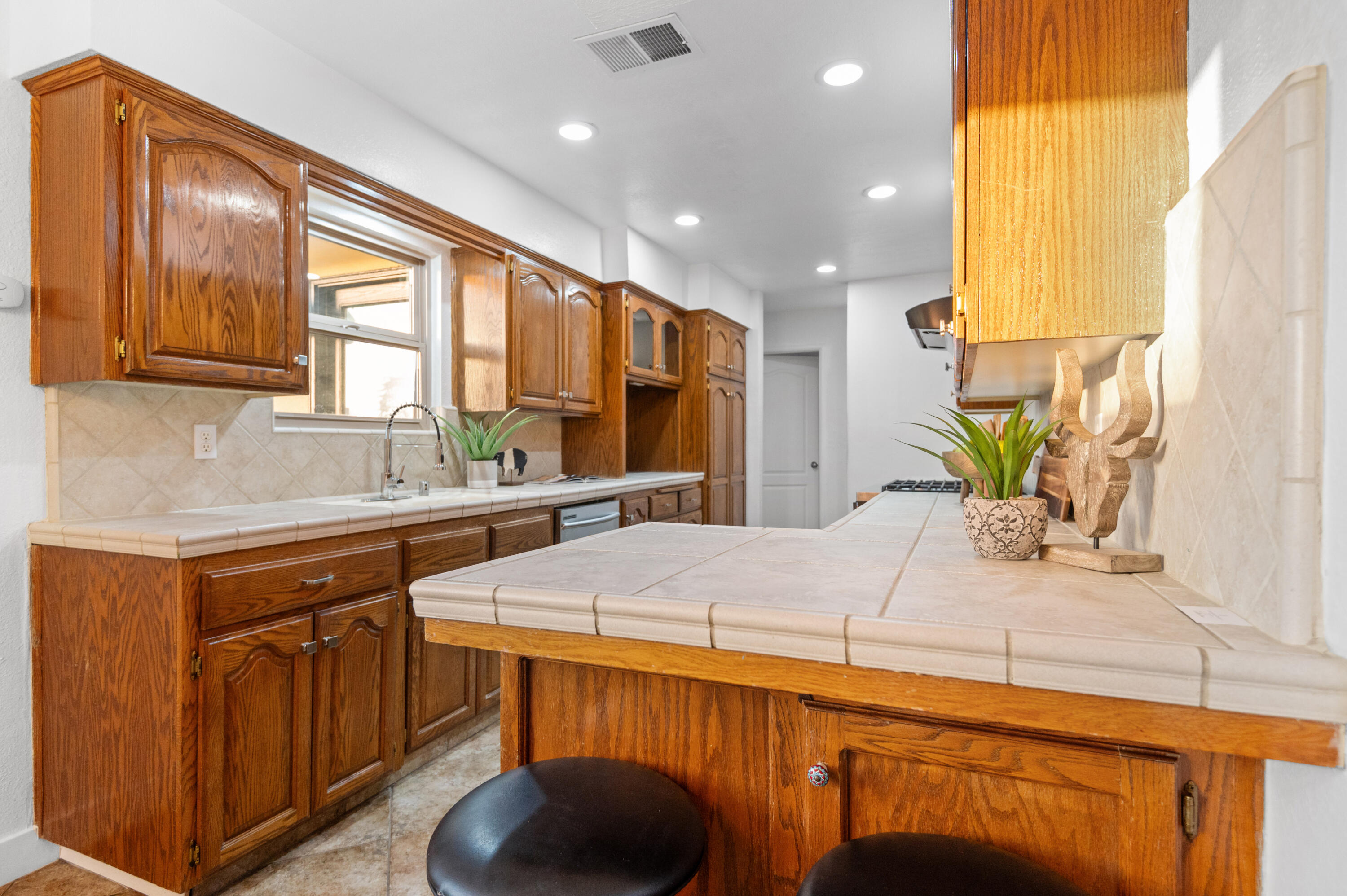 3440 W W Pryor Ave, Visalia, CA 93277
