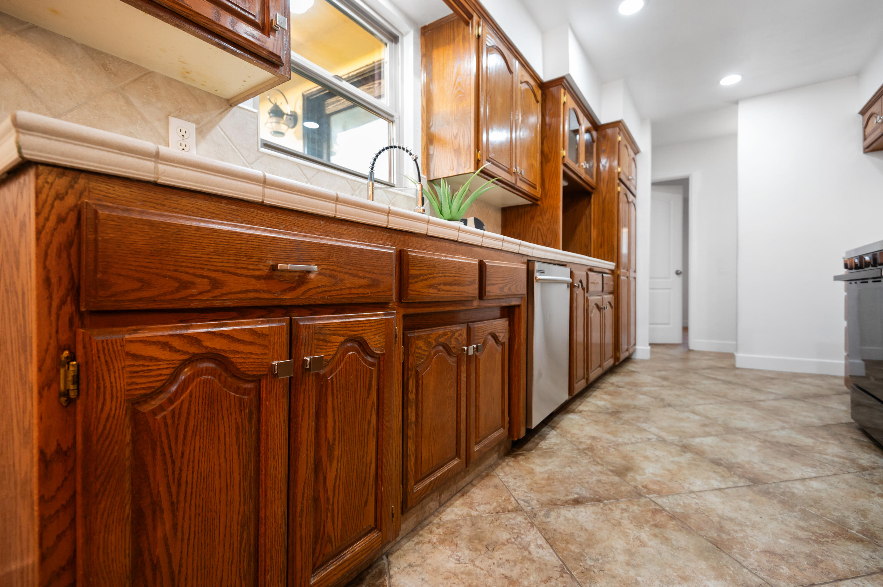 3440 W W Pryor Ave, Visalia, CA 93277