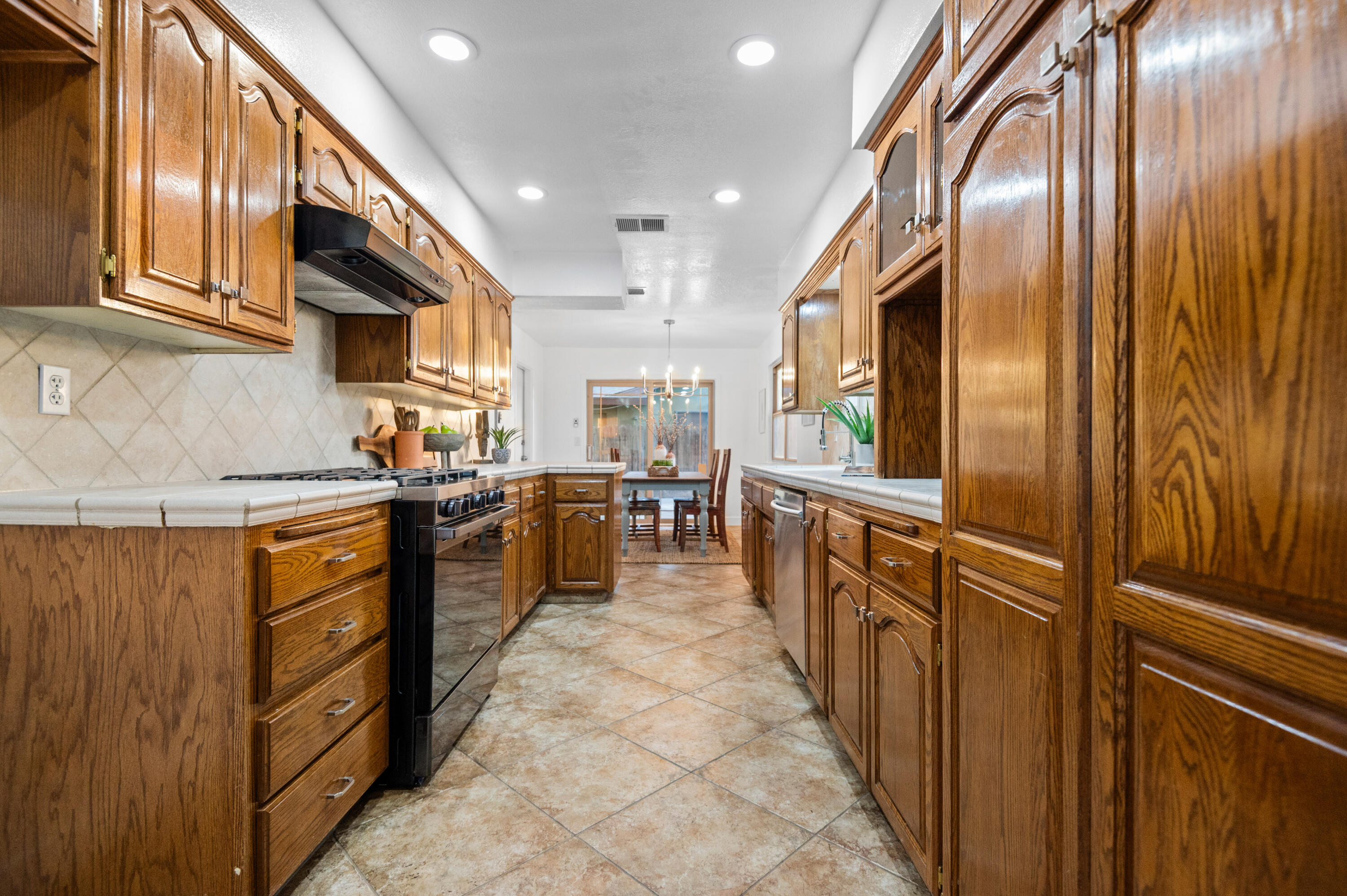 3440 W W Pryor Ave, Visalia, CA 93277