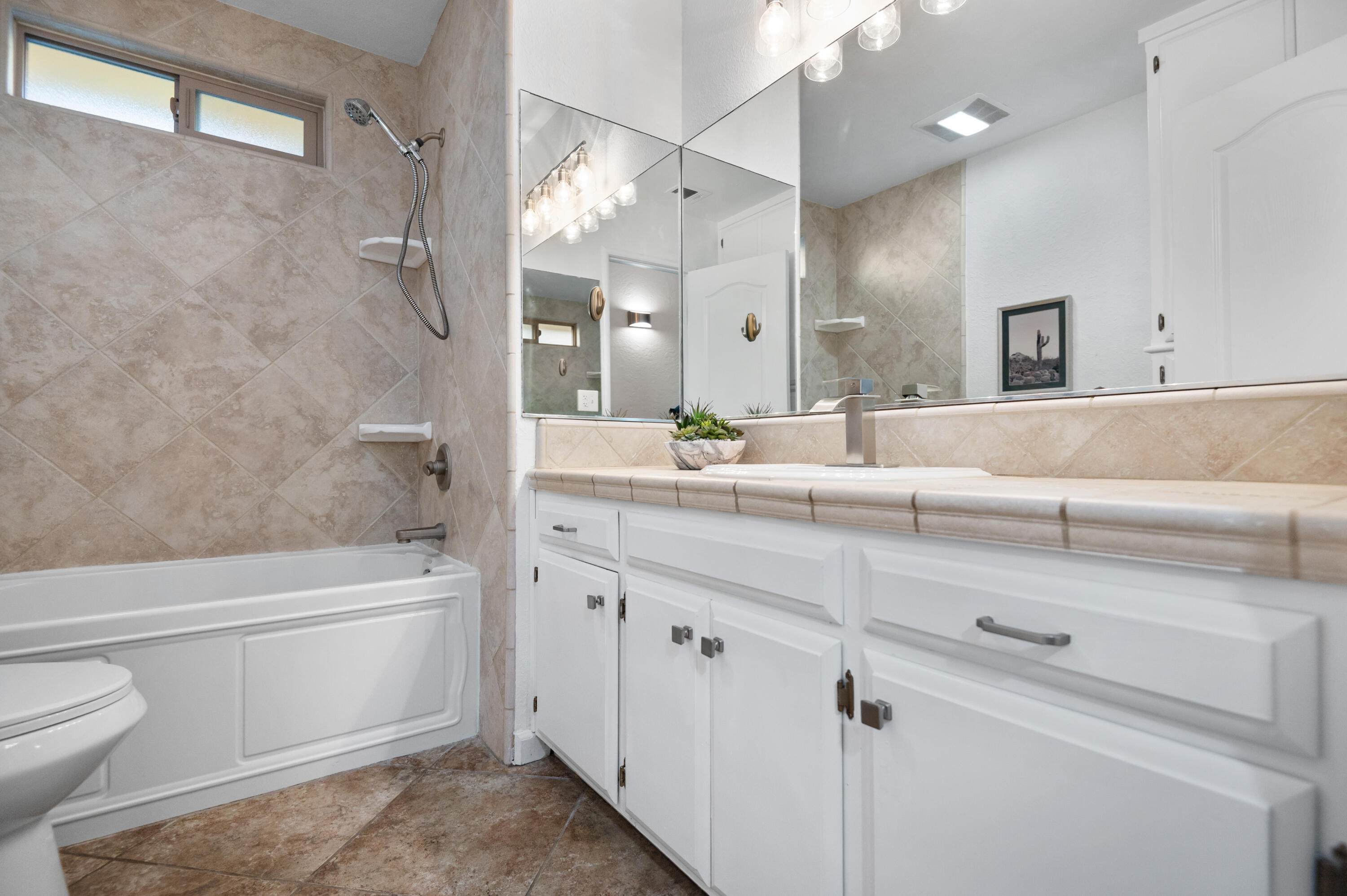 3440 W W Pryor Ave, Visalia, CA 93277