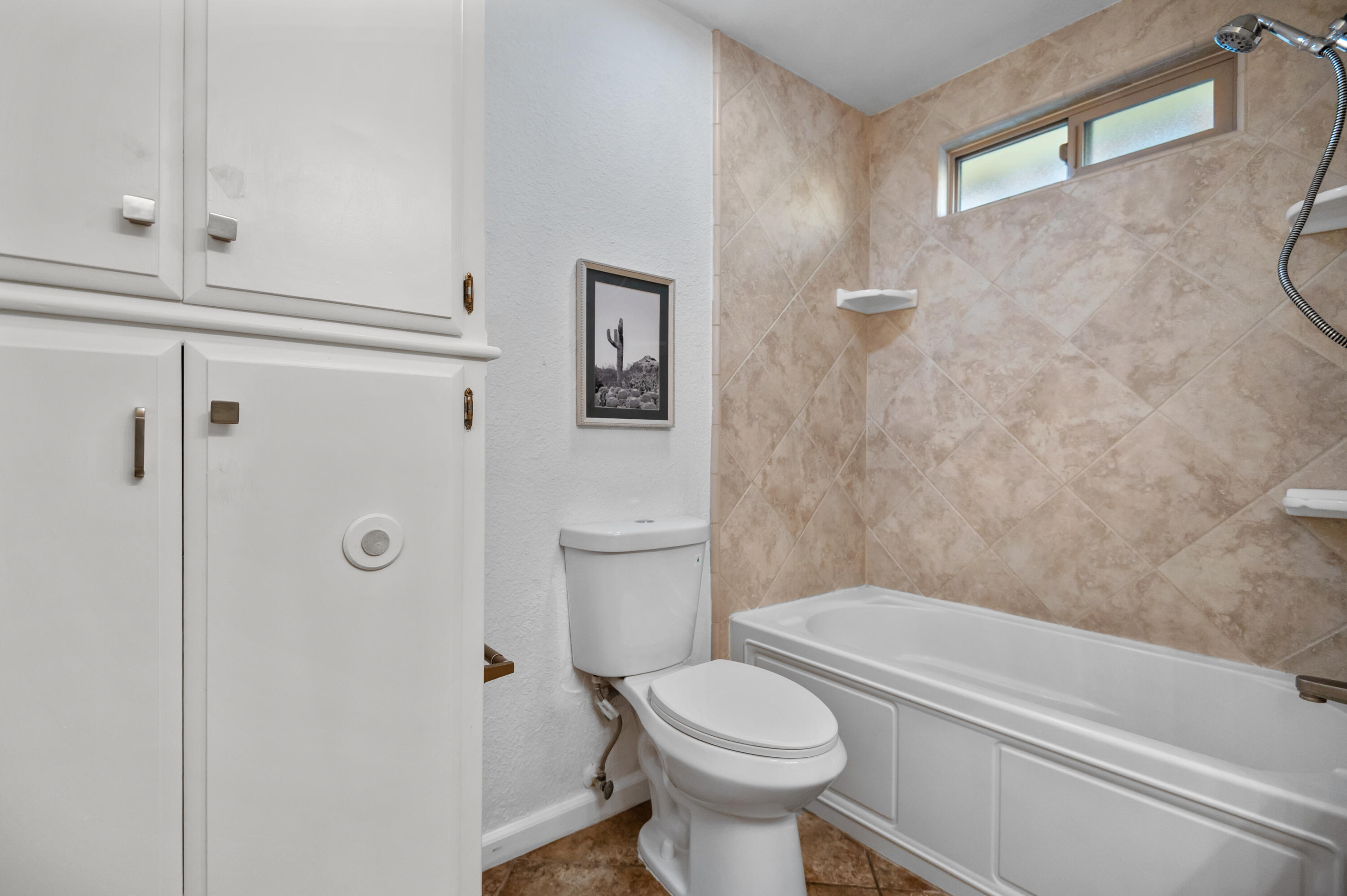 3440 W W Pryor Ave, Visalia, CA 93277