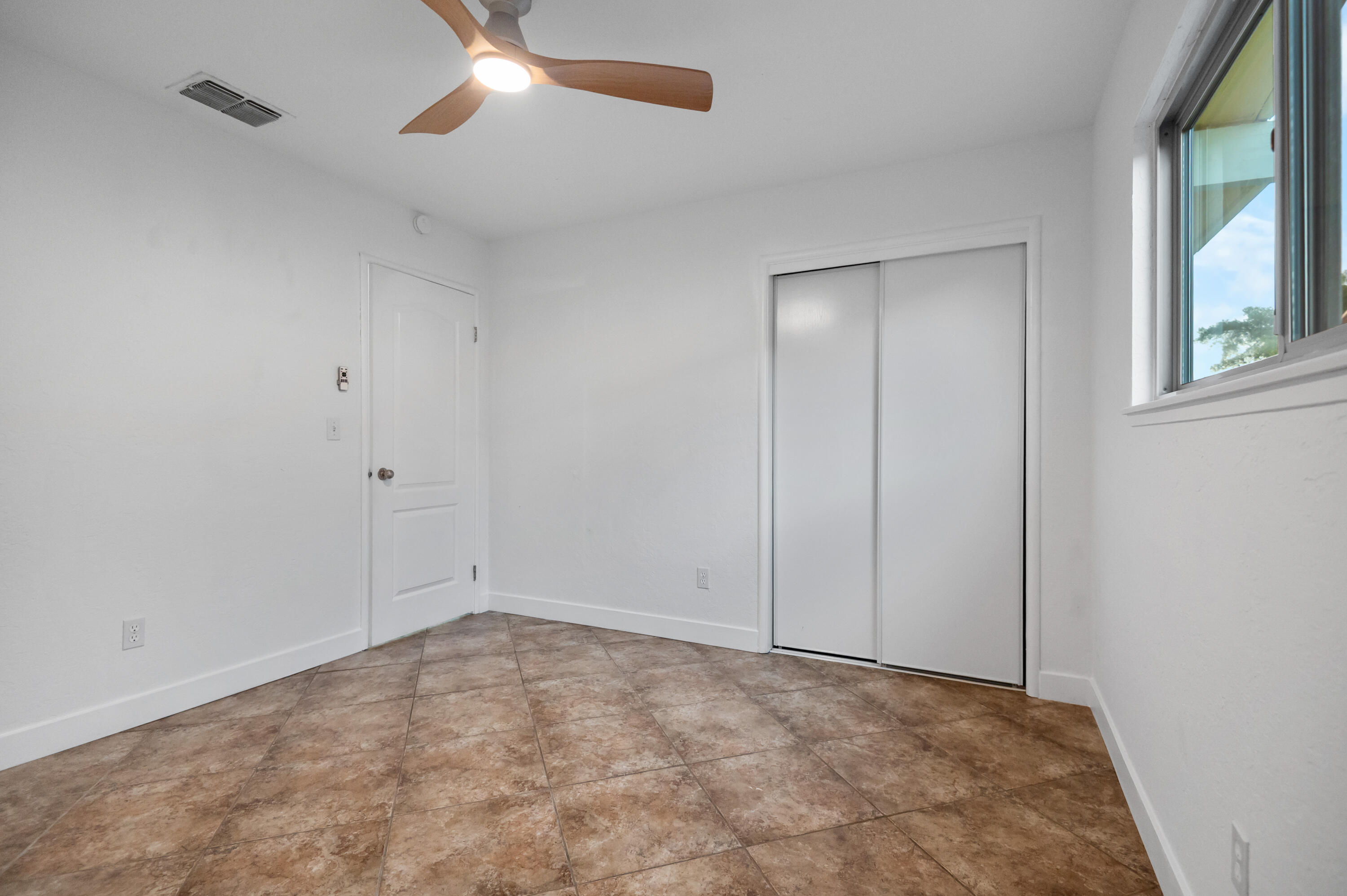3440 W W Pryor Ave, Visalia, CA 93277