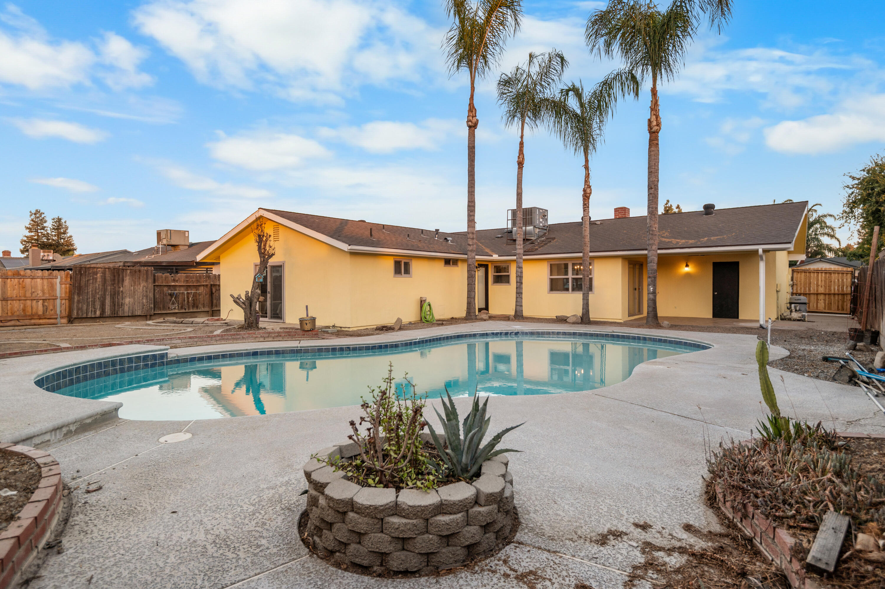 3440 W W Pryor Ave, Visalia, CA 93277