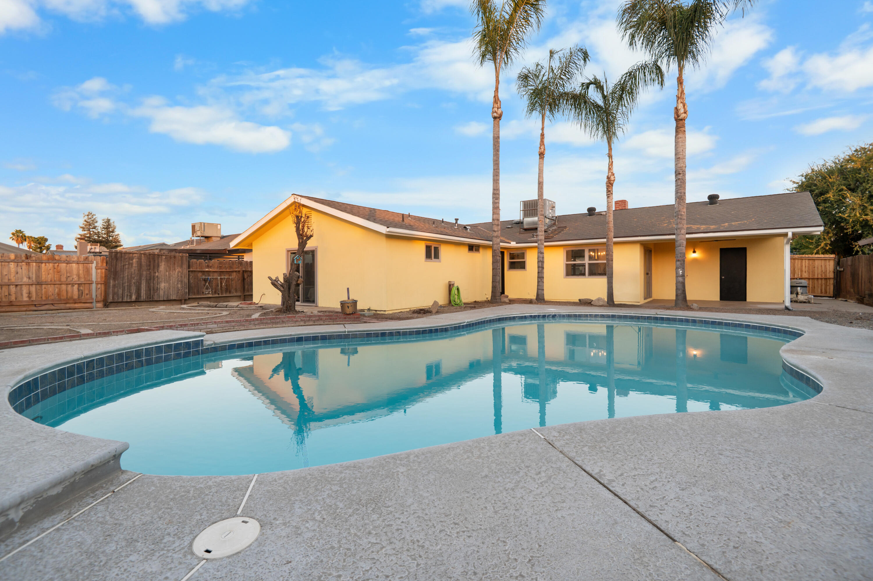 3440 W W Pryor Ave, Visalia, CA 93277