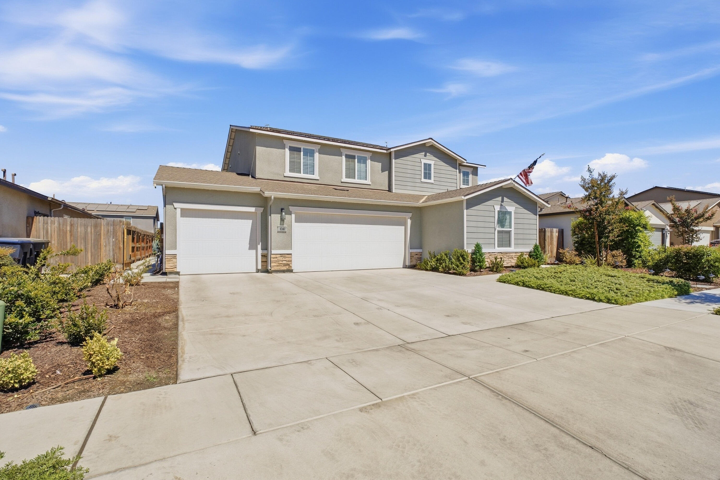 1040 E Reese Ave, Visalia, CA 93292