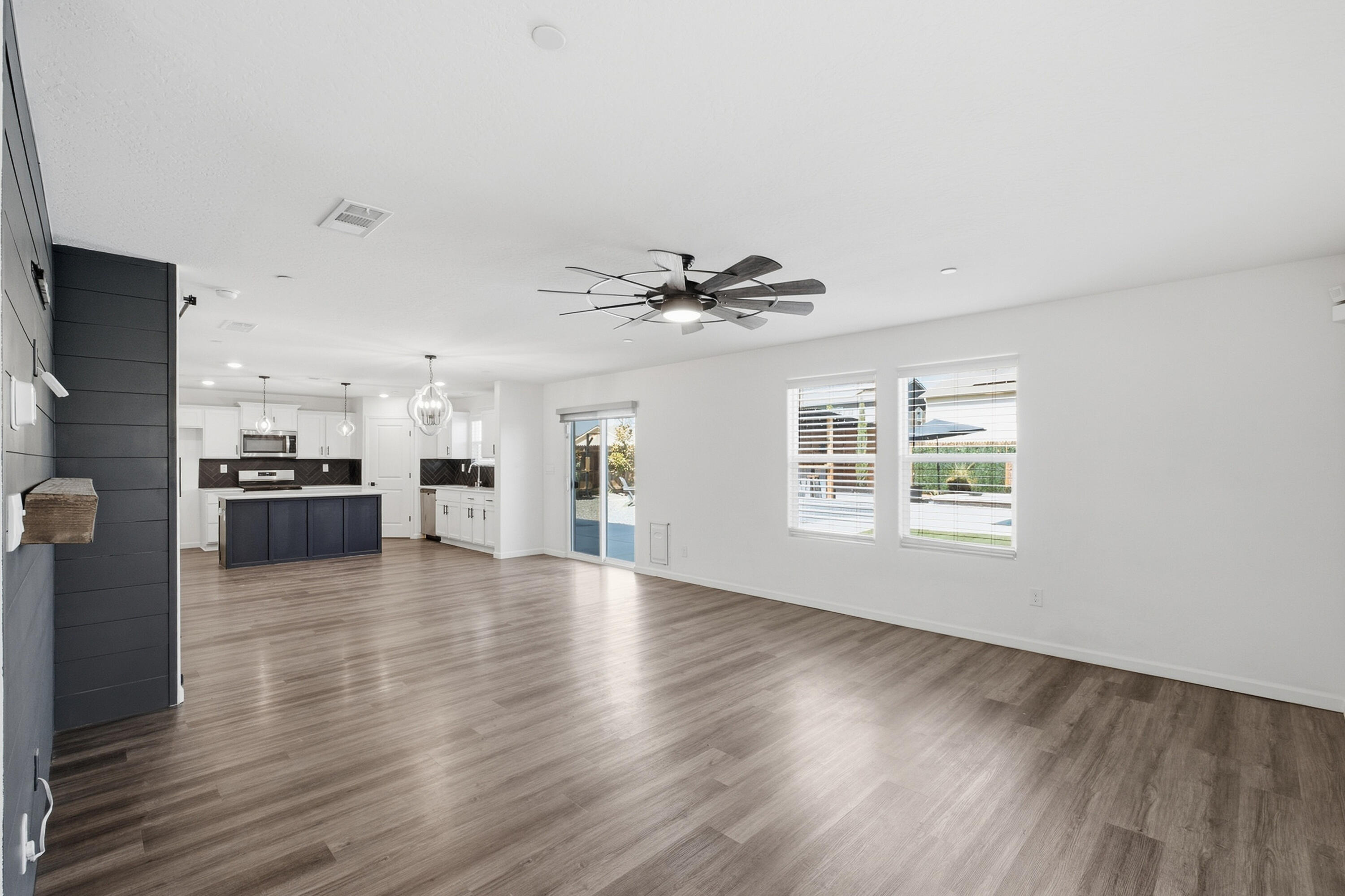 1040 E Reese Ave, Visalia, CA 93292