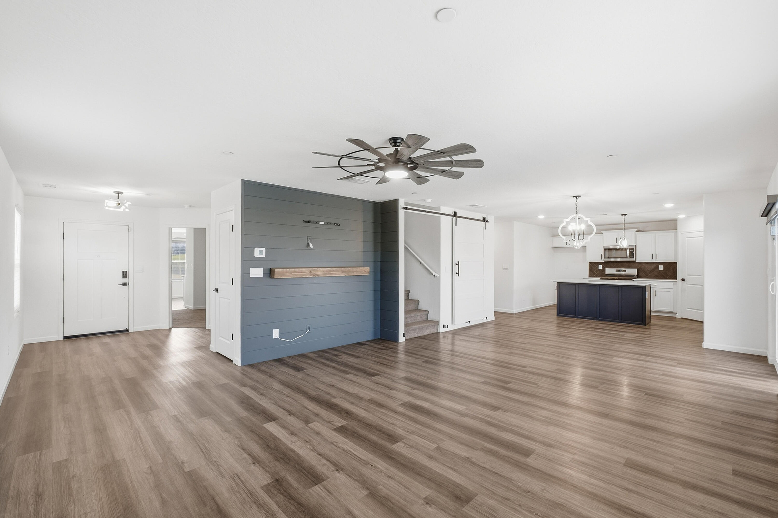 1040 E Reese Ave, Visalia, CA 93292