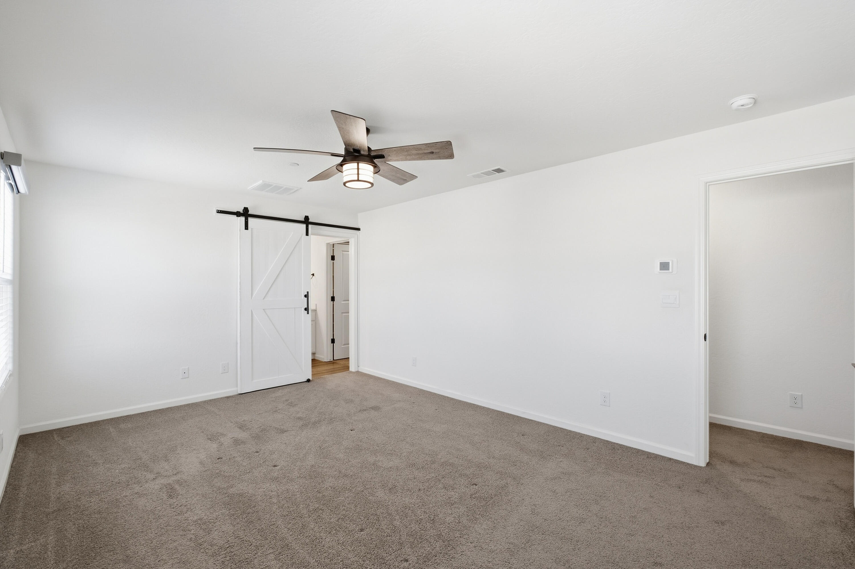 1040 E Reese Ave, Visalia, CA 93292