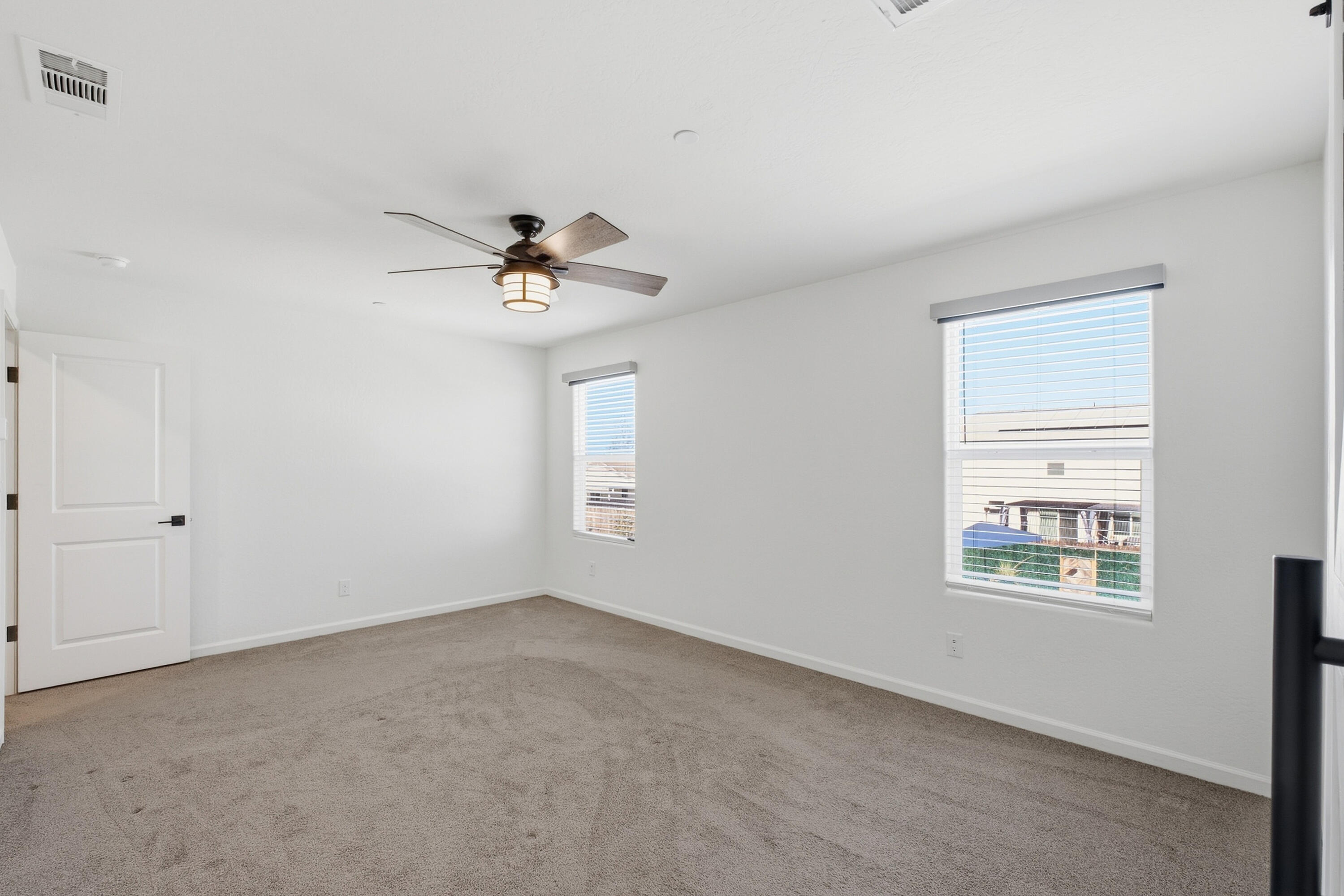 1040 E Reese Ave, Visalia, CA 93292