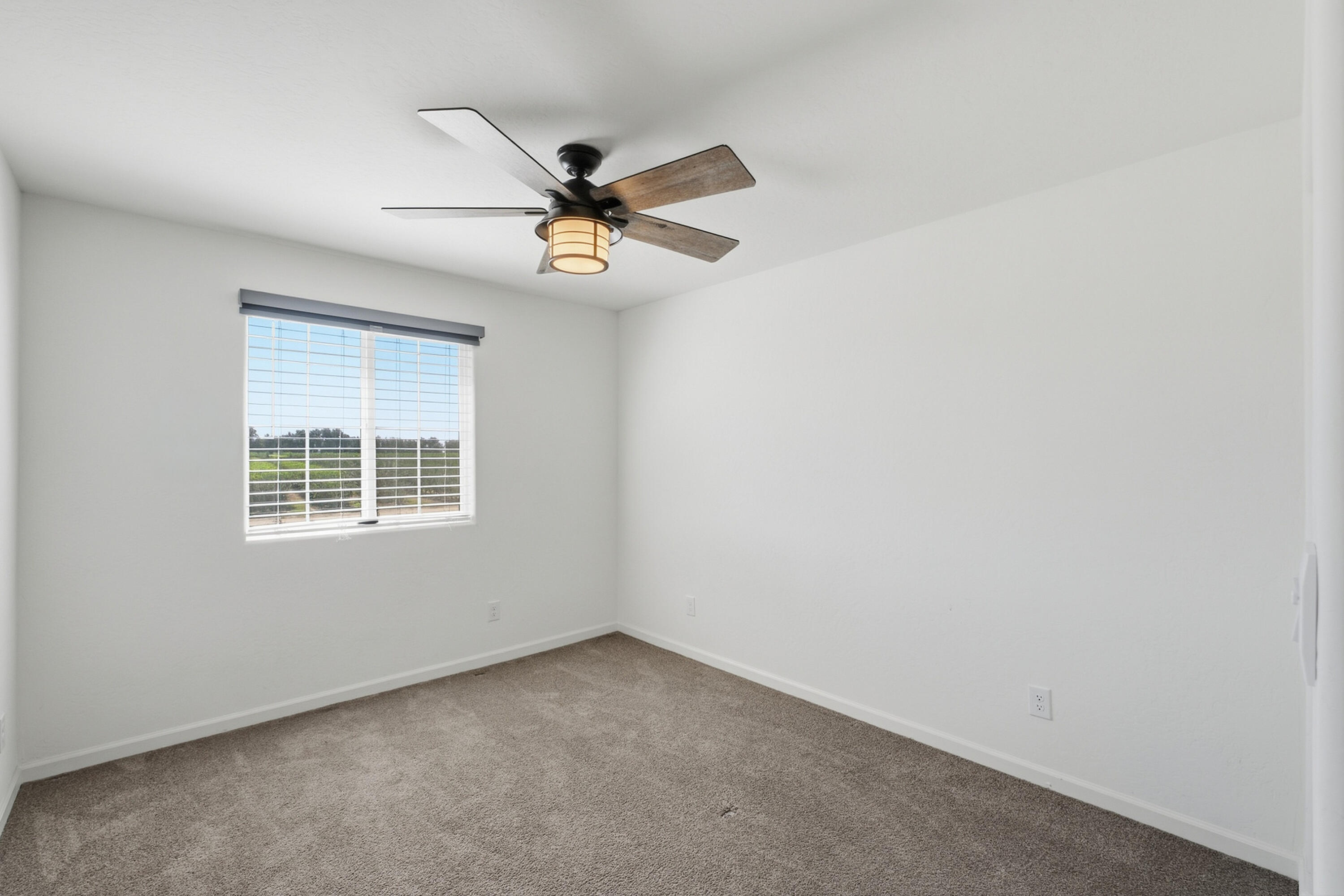 1040 E Reese Ave, Visalia, CA 93292