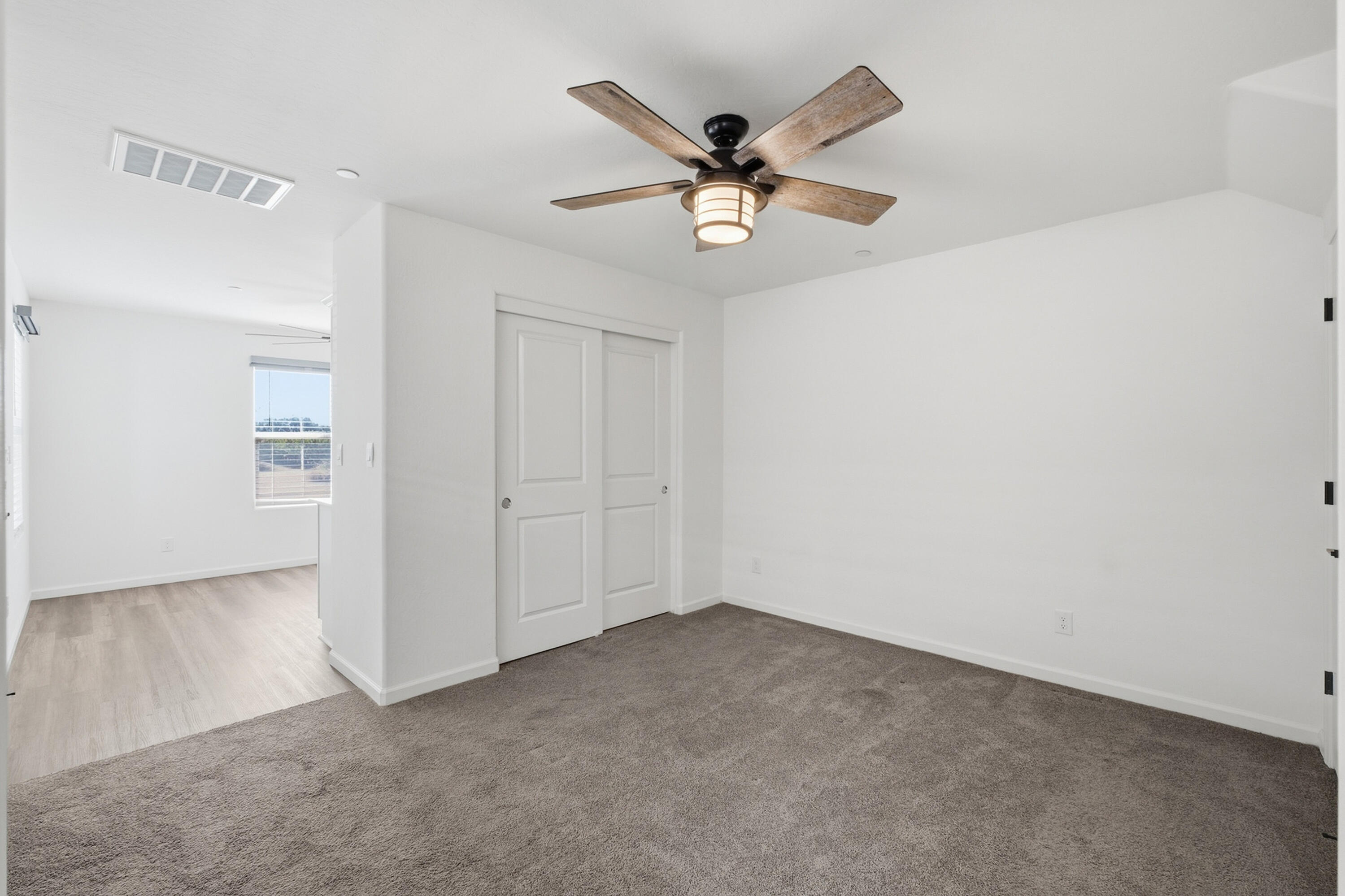 1040 E Reese Ave, Visalia, CA 93292