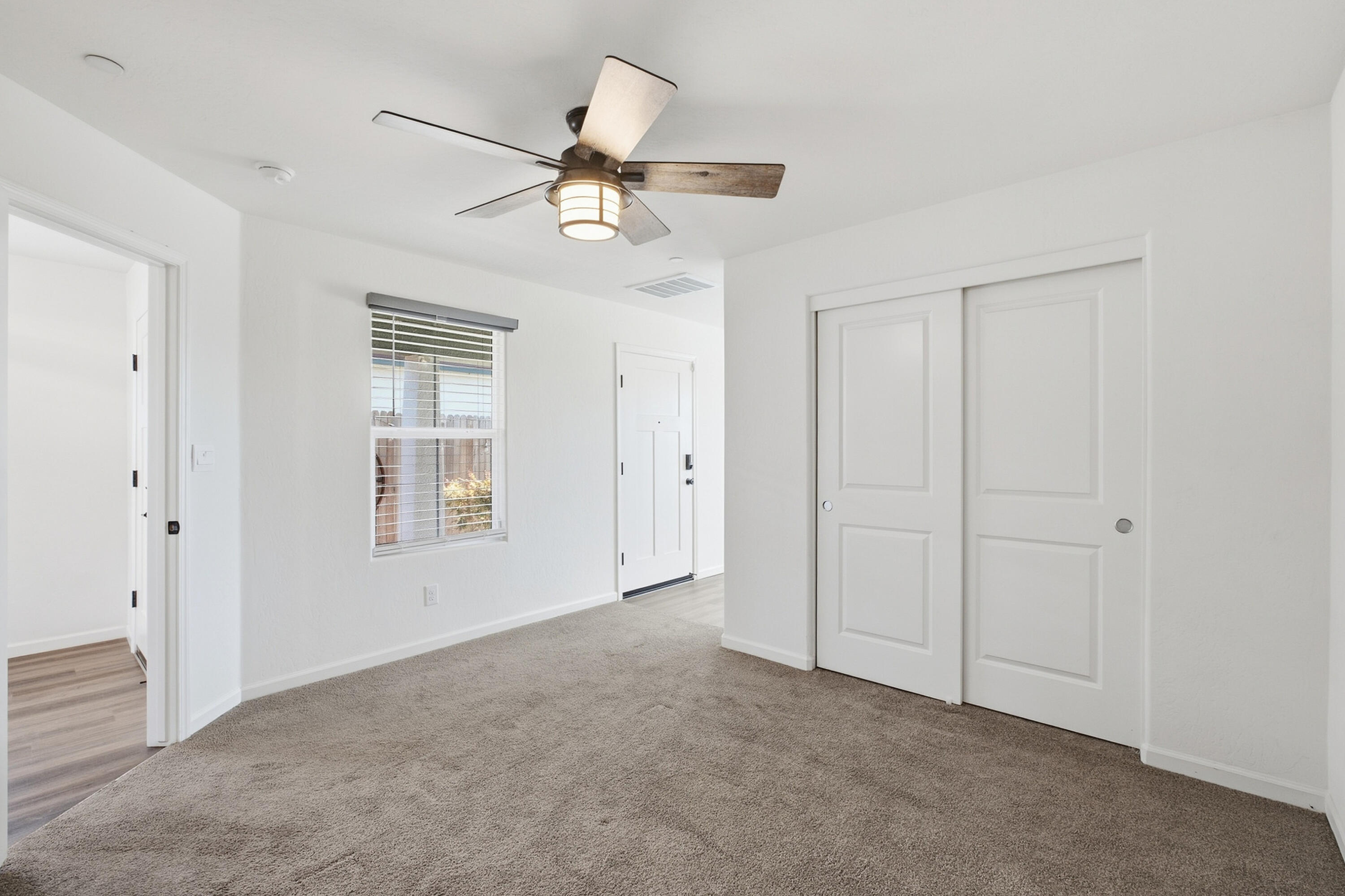 1040 E Reese Ave, Visalia, CA 93292